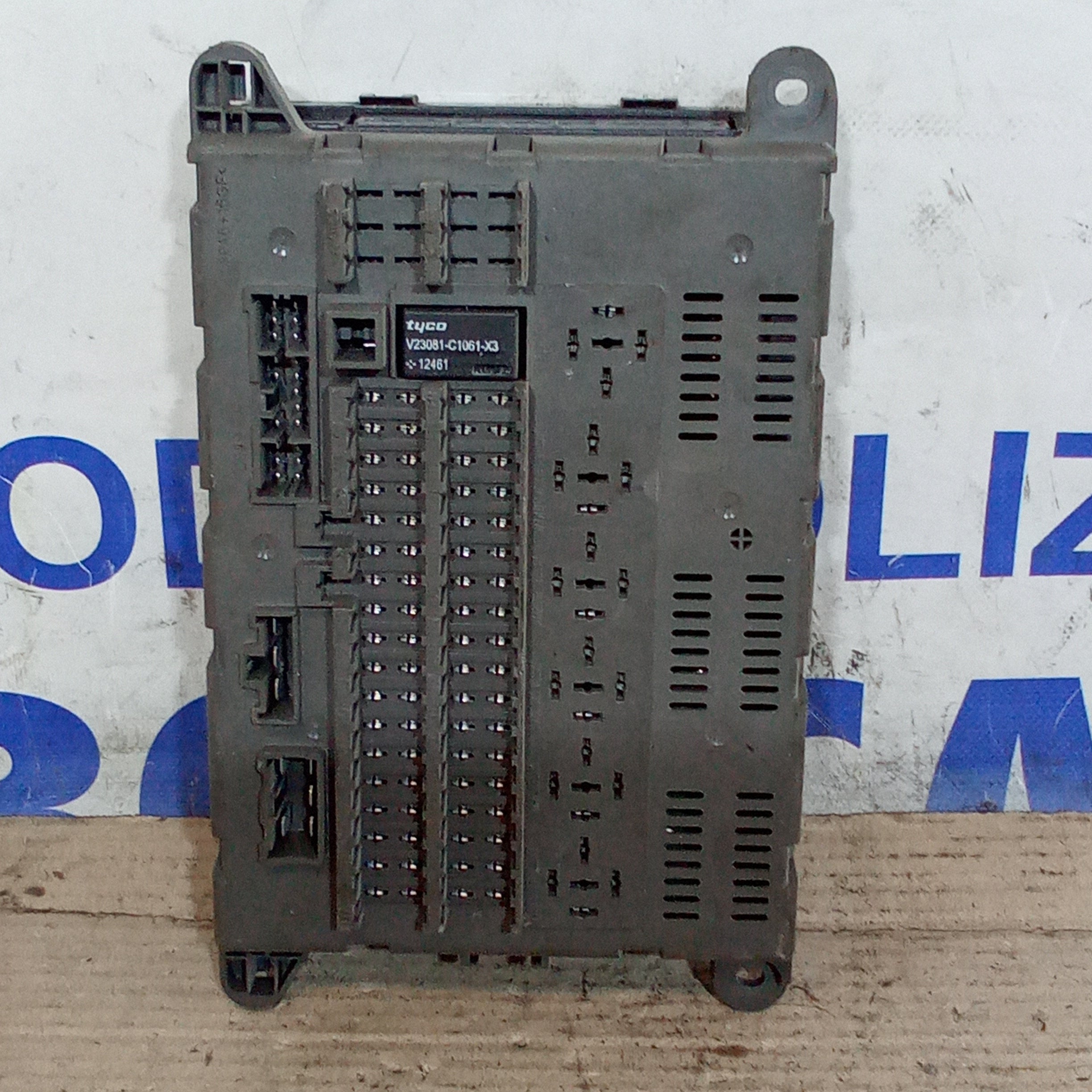 Freelander Land Rover 2.0 diesel 2006 body control unit fuse box