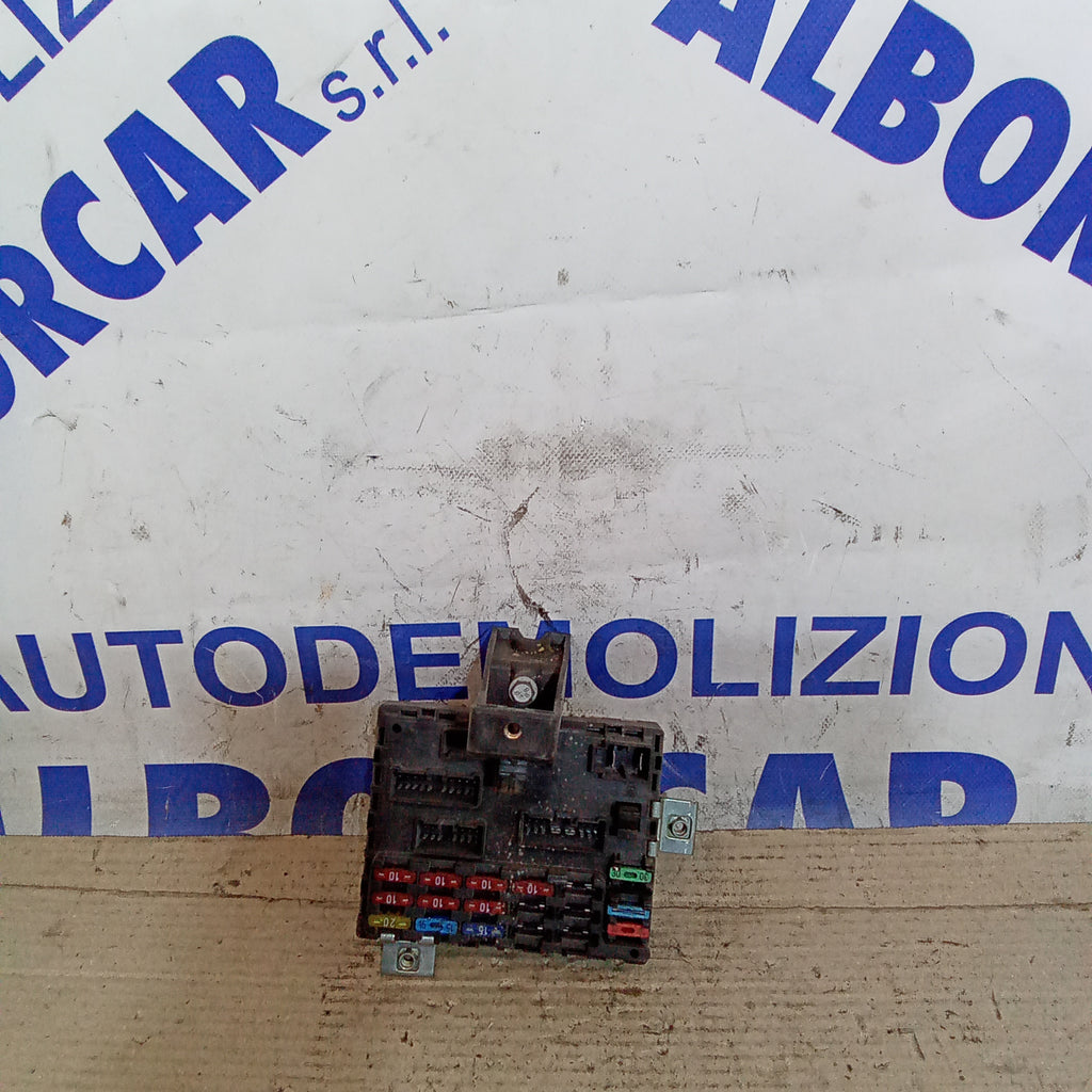 Centralita body computer caja portafusibles Fiat Punto 1.7 TD año 1999