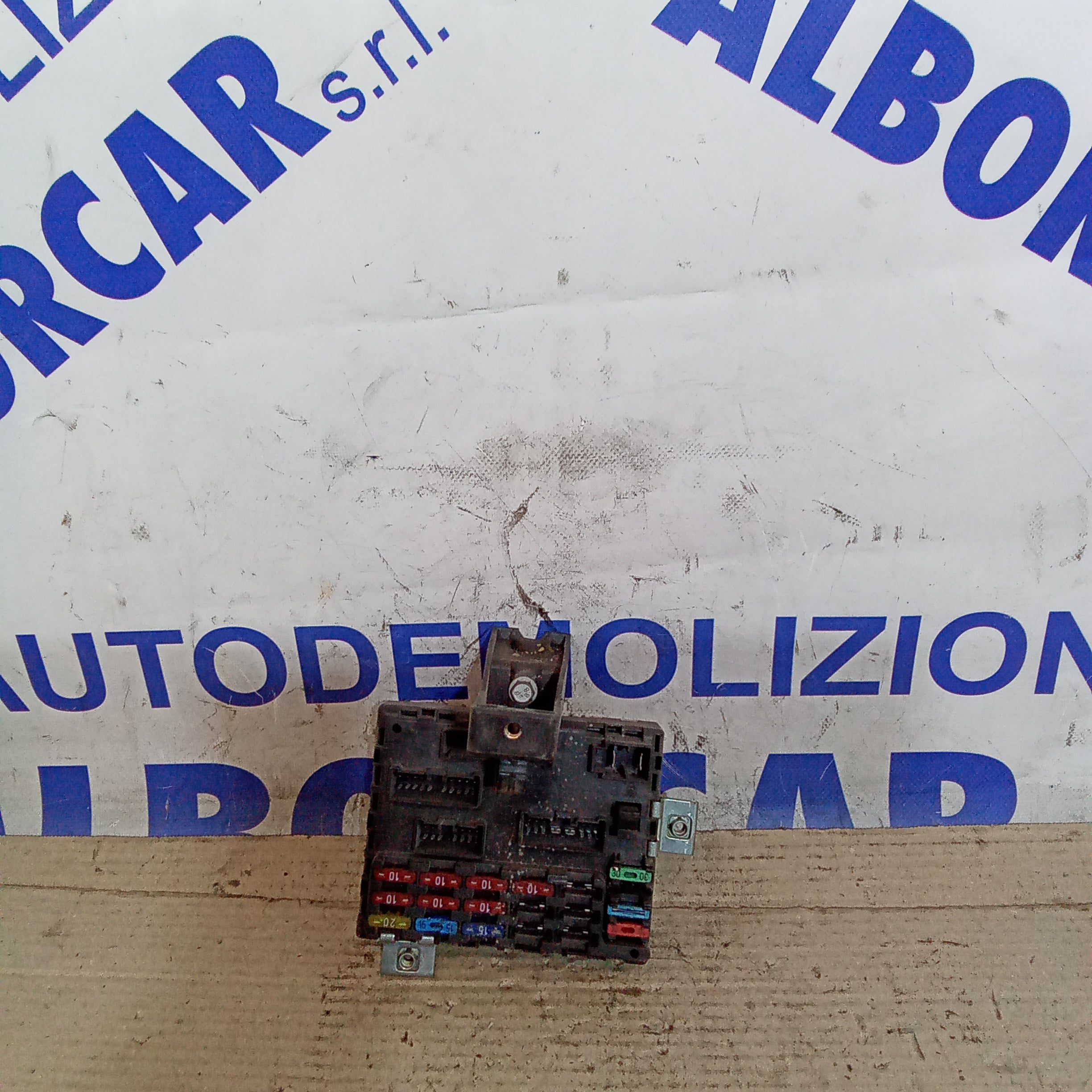 Body computer control unit fuse box Fiat Punto 1.7TD year 1999