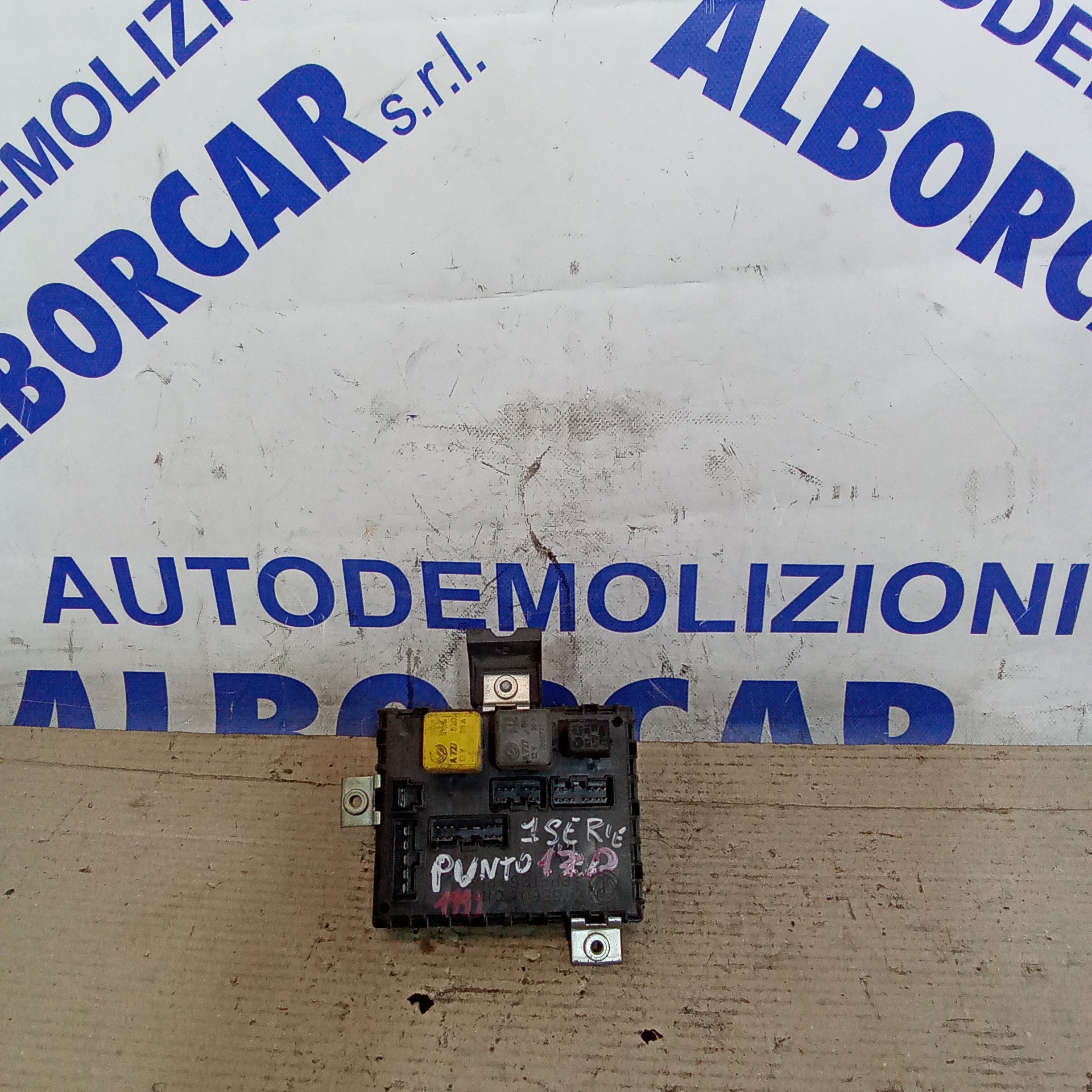 Body computer control unit fuse box Fiat Punto 1.7TD year 1999