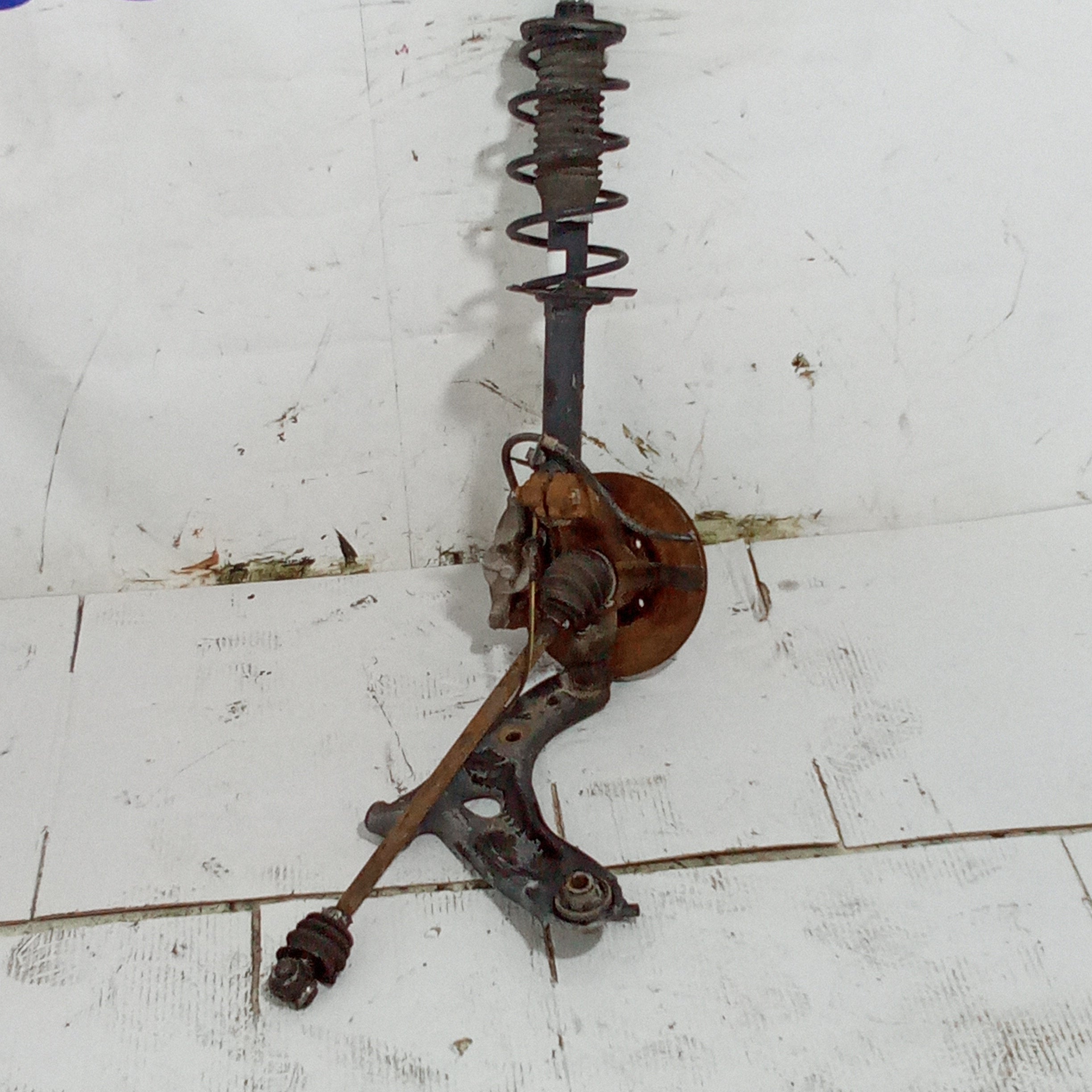 Complete front right stub axle Toyota Aygo 1.0 petrol year 2007