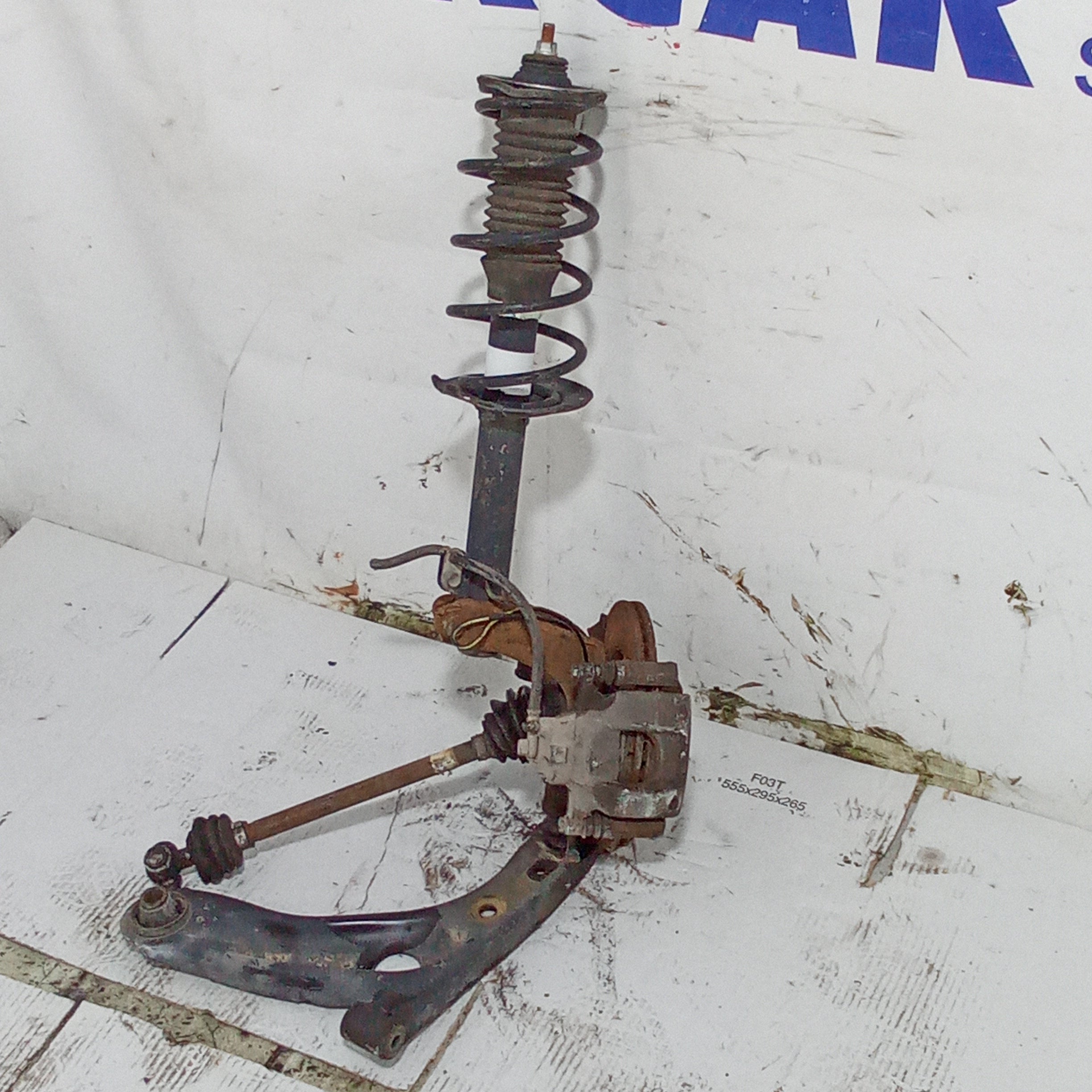 Mangueta delantera izquierda completa Toyota Aygo 1.0 gasolina año 2007