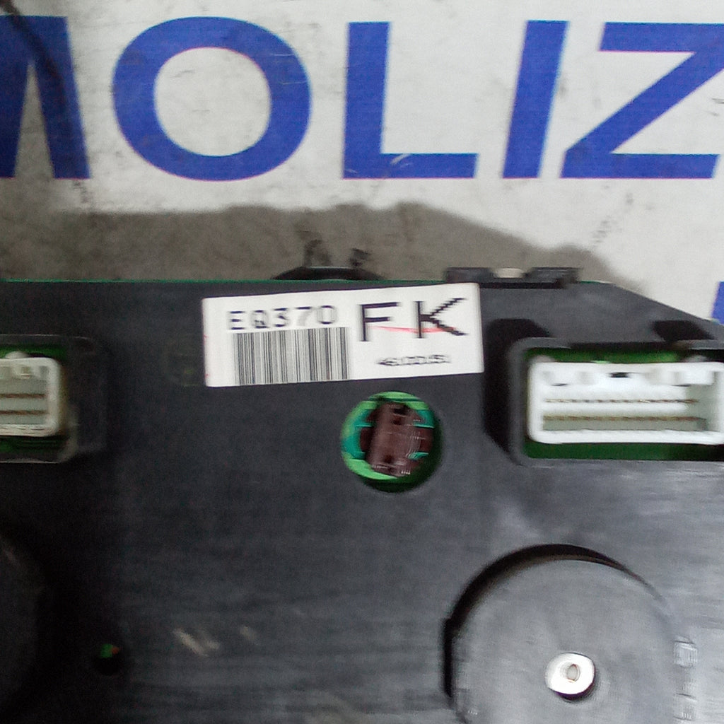 Nissan X-Trail 2.2 diesel 2004 instrument cluster