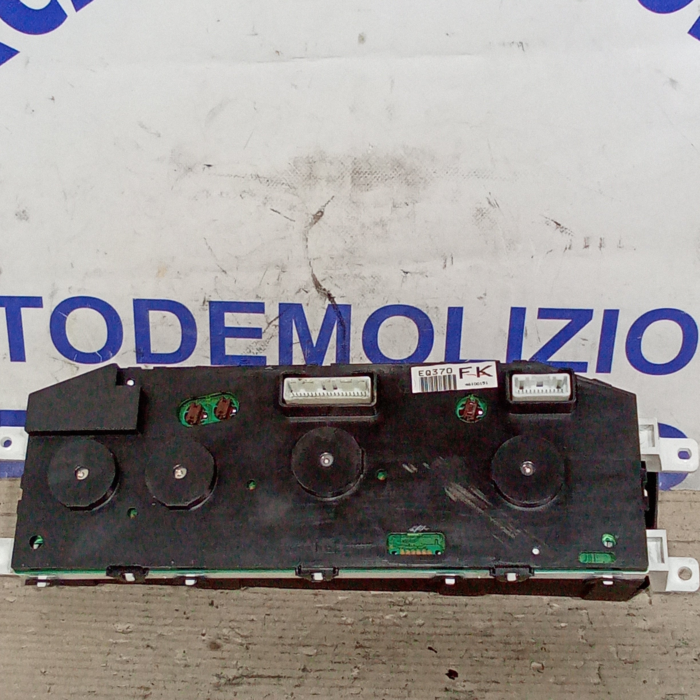 Nissan X-Trail 2.2 diesel 2004 instrument cluster