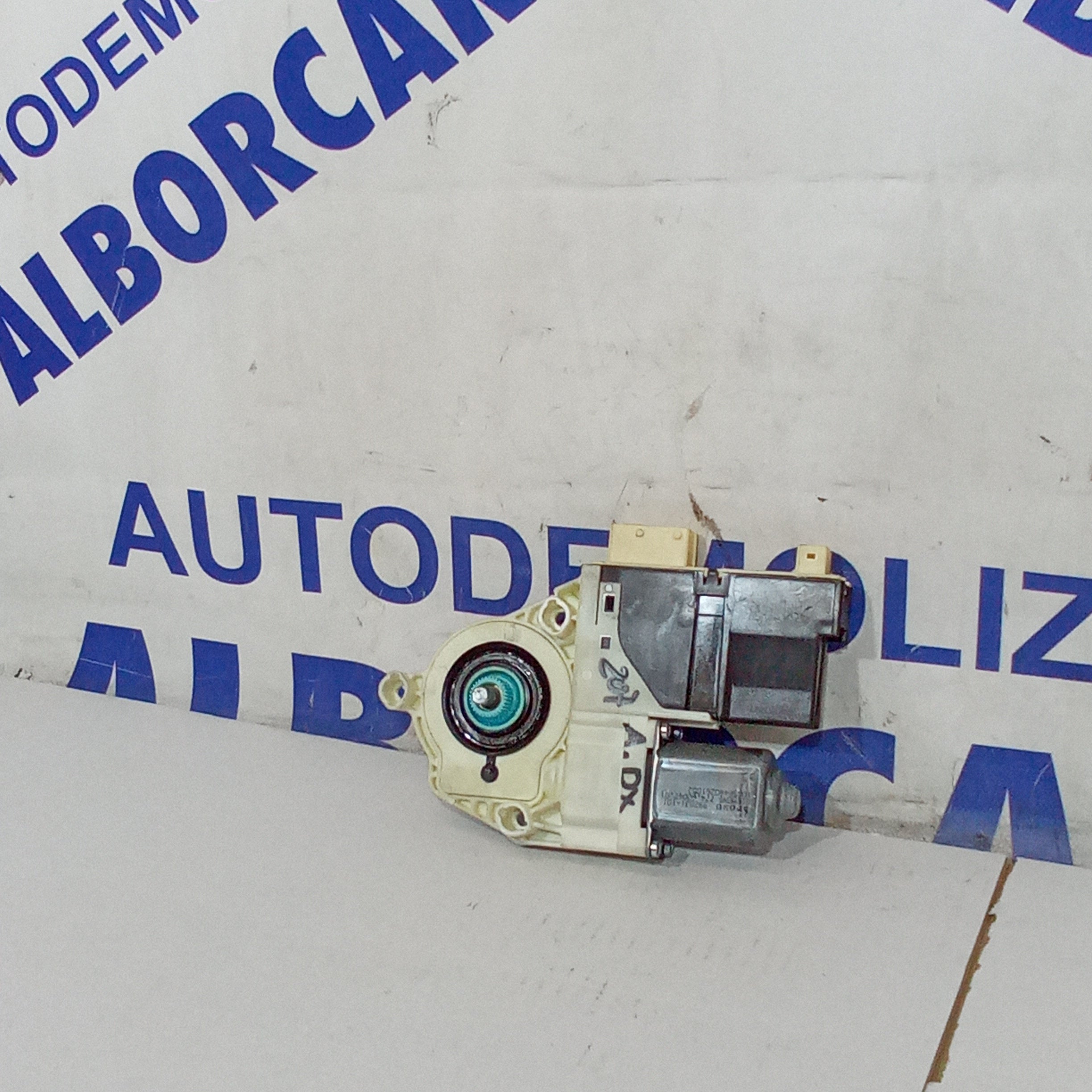 motorino alzavetri anteriore destro peugeot 207 anno 2007