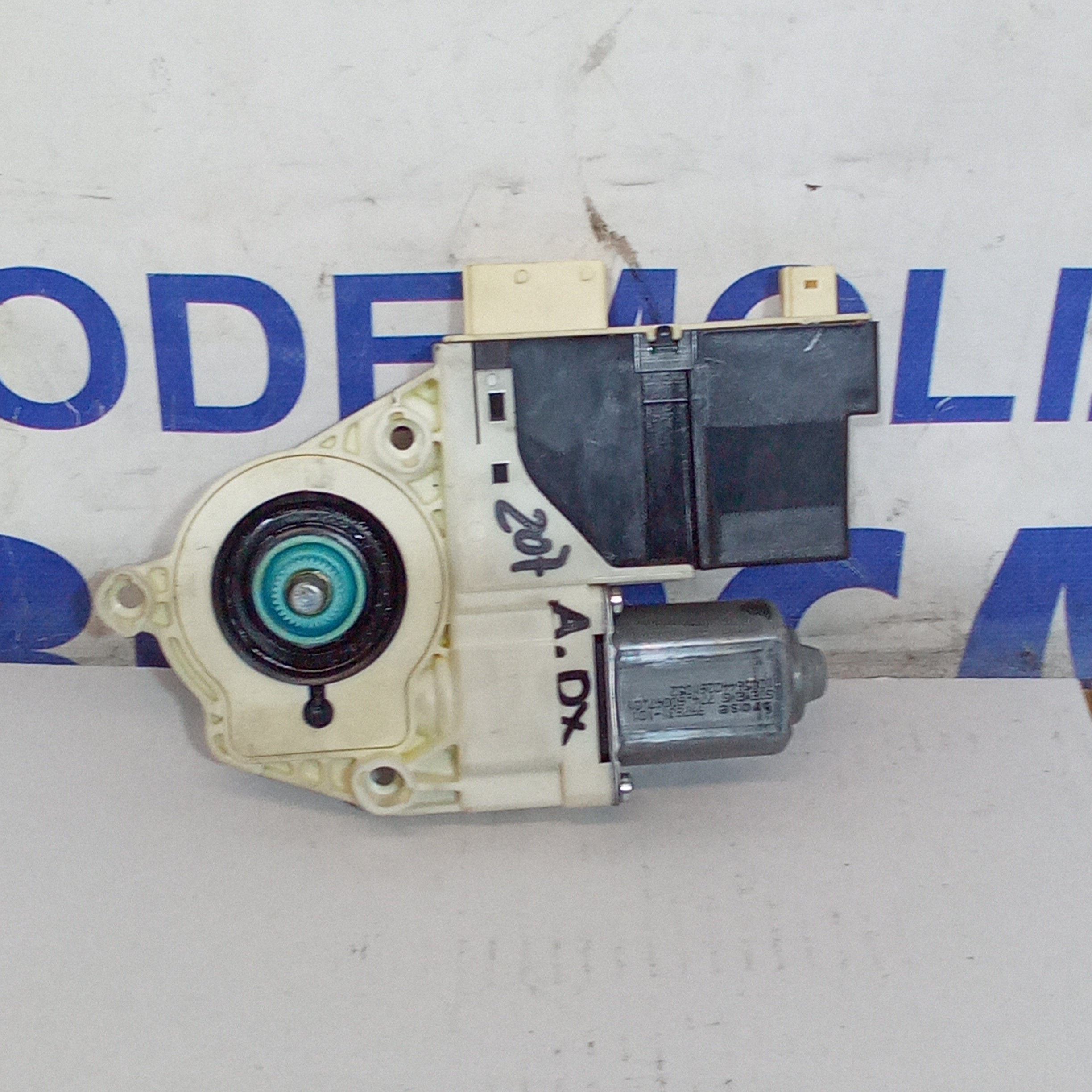 motorino alzavetri anteriore destro peugeot 207 anno 2007