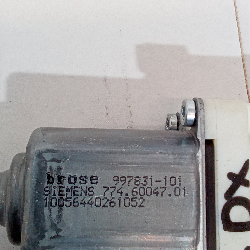 motorino alzavetri anteriore destro peugeot 207 anno 2007