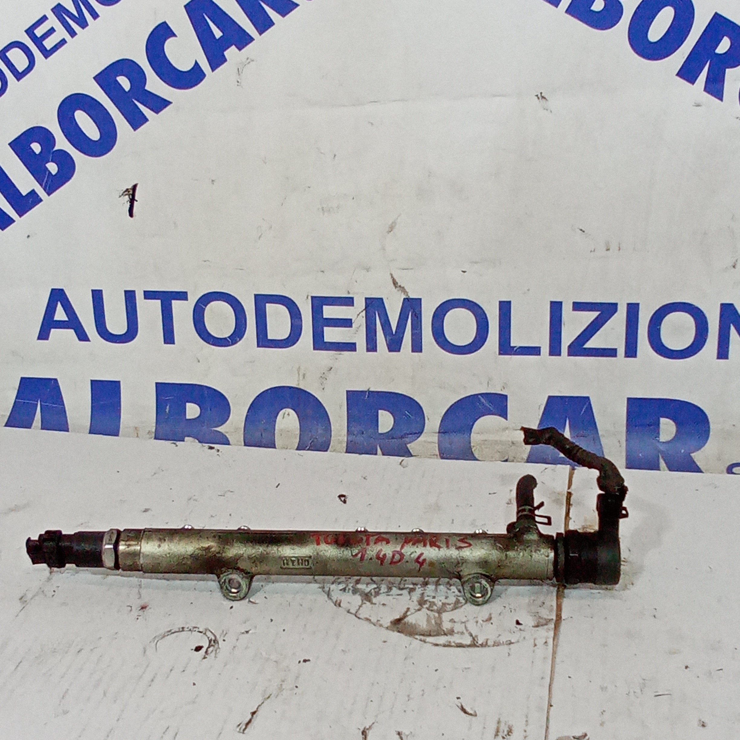 Flauto carburante toyota yaris 1.4 diesel anno 2004