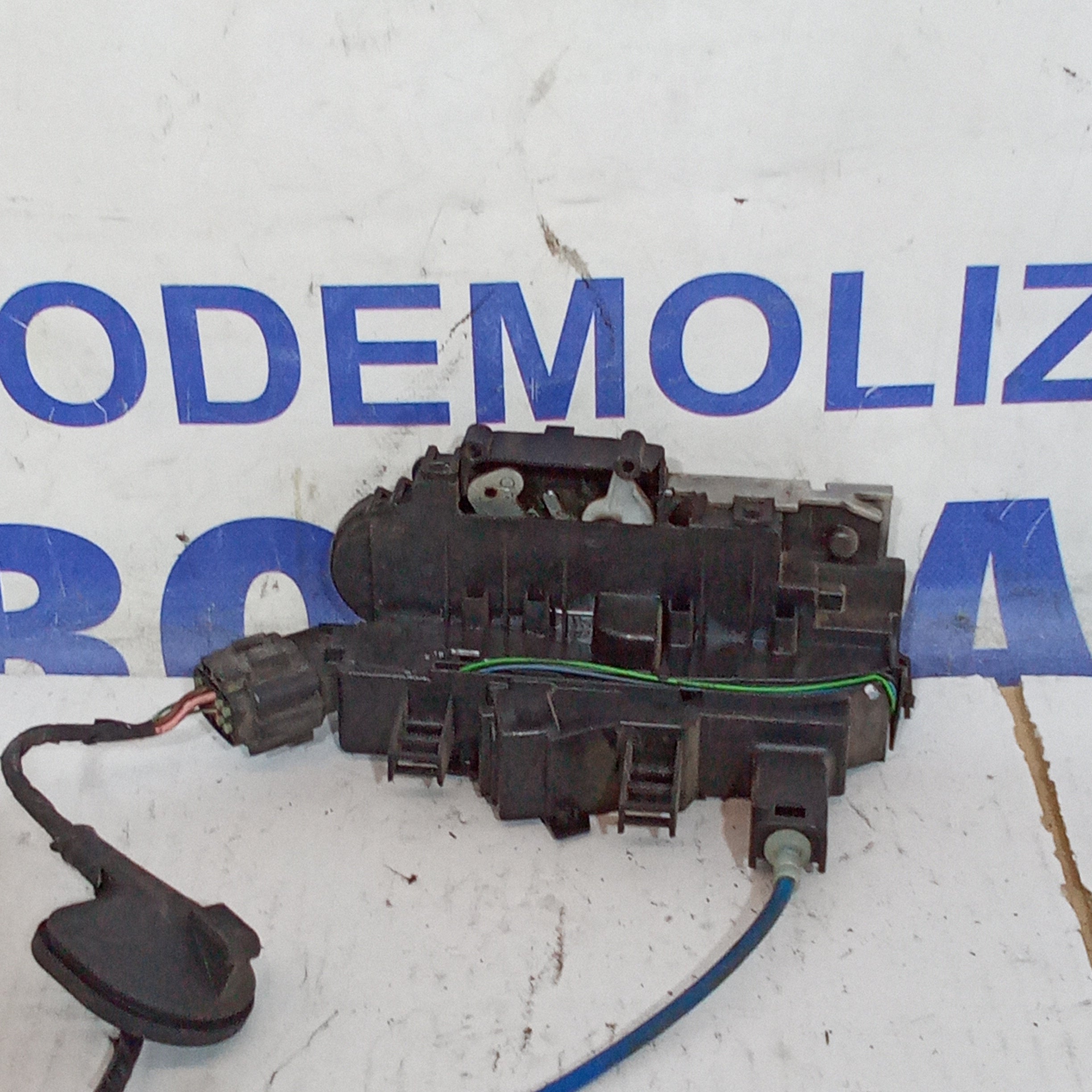 Cerradura delantera derecha Fiat Croma año 2006
