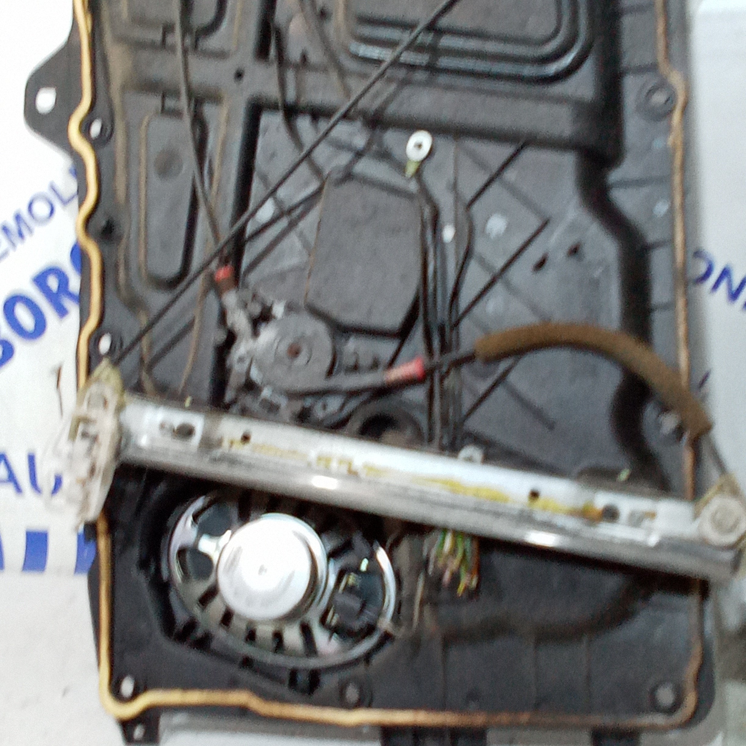 Motor elevalunas delantero izquierdo completo Ford Fiesta 3 puertas año 2002
