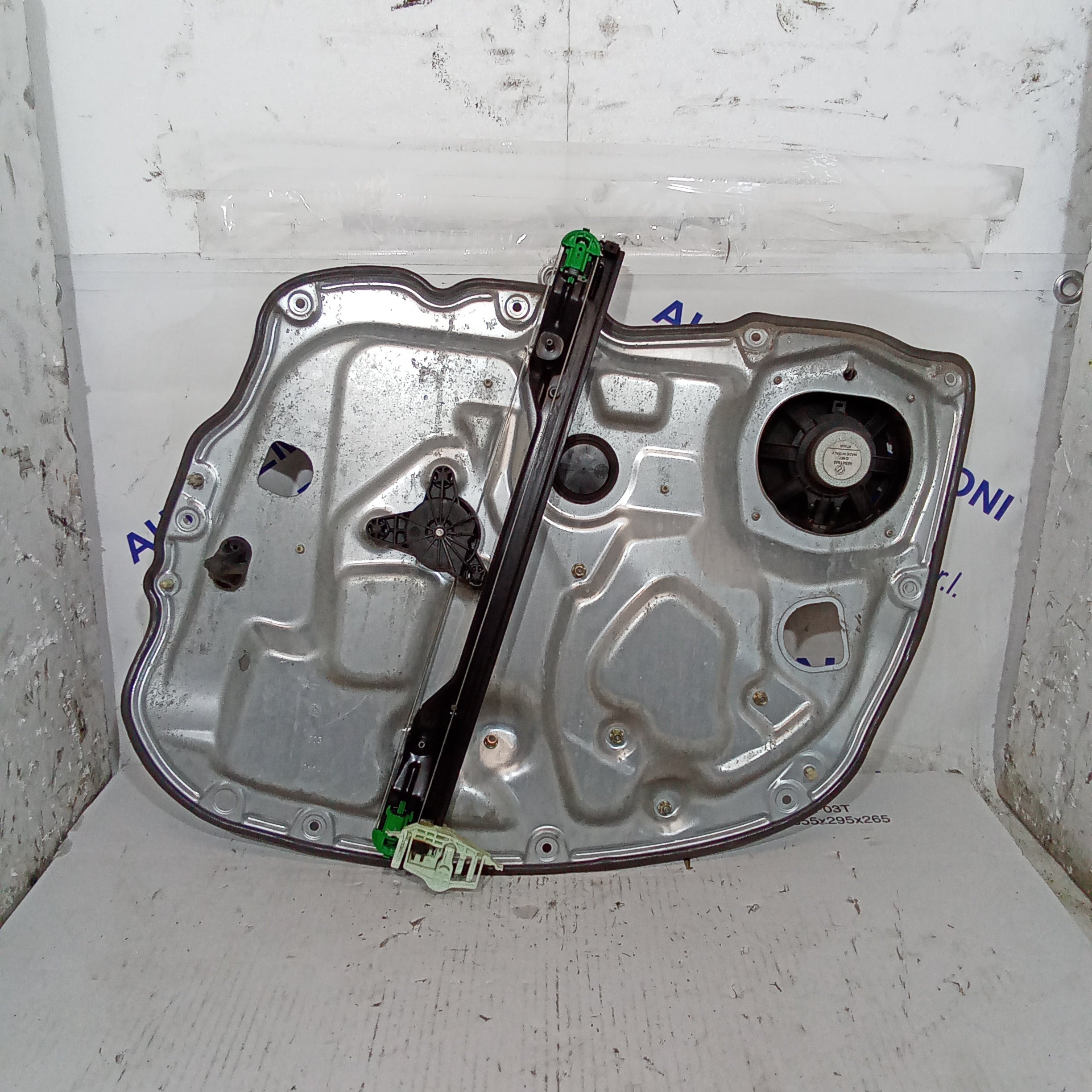 Motor elevavidrios delantero izquierdo completo Fiat Idea año 2005