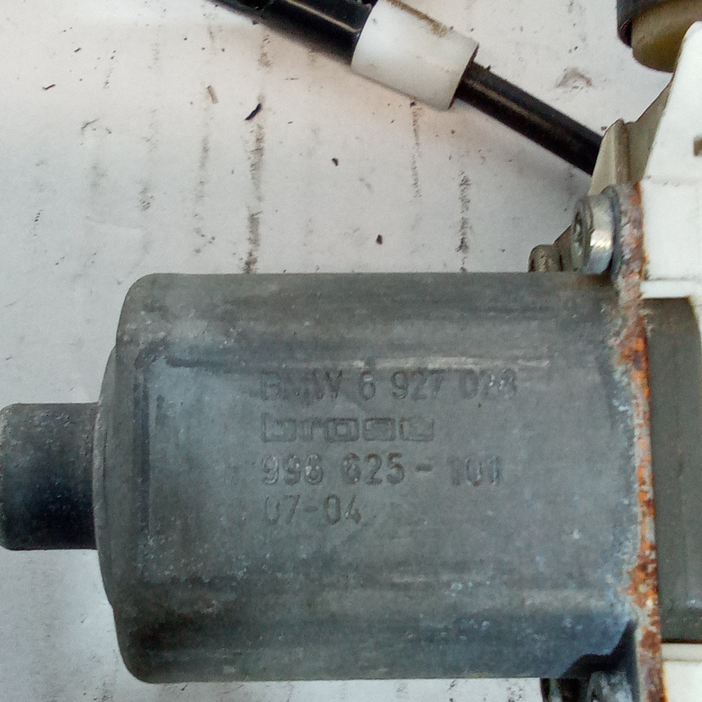 Motor elevalunas delantero izquierdo BMW 320d año 2007