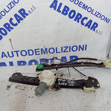 Carica l&#39;immagine nel visualizzatore di Gallery, Motorino alzavetri anteriore sinistro bmw 320d anno 2007
