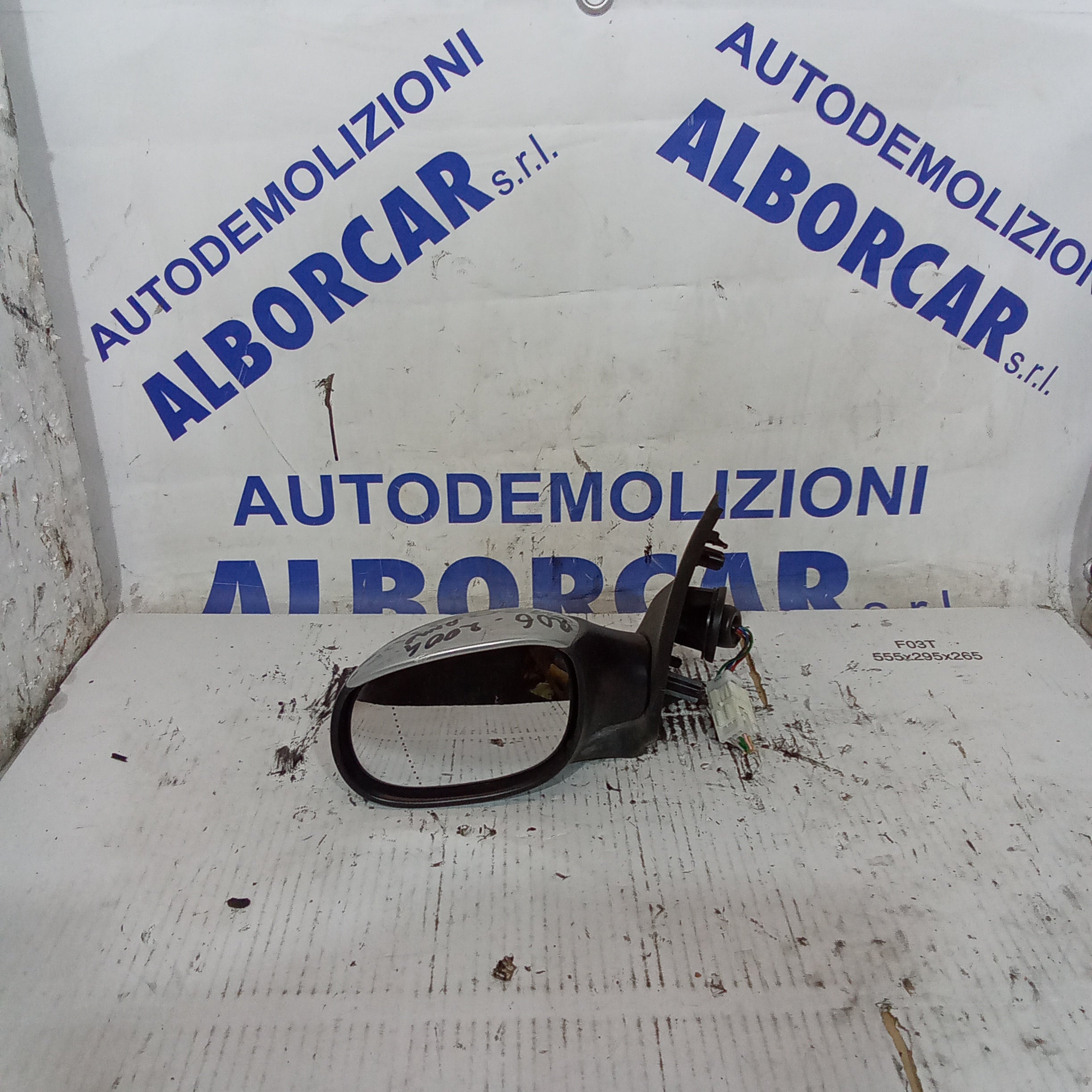 Envío de carcasa de retrovisor derecho Peugeot 206 año 2004