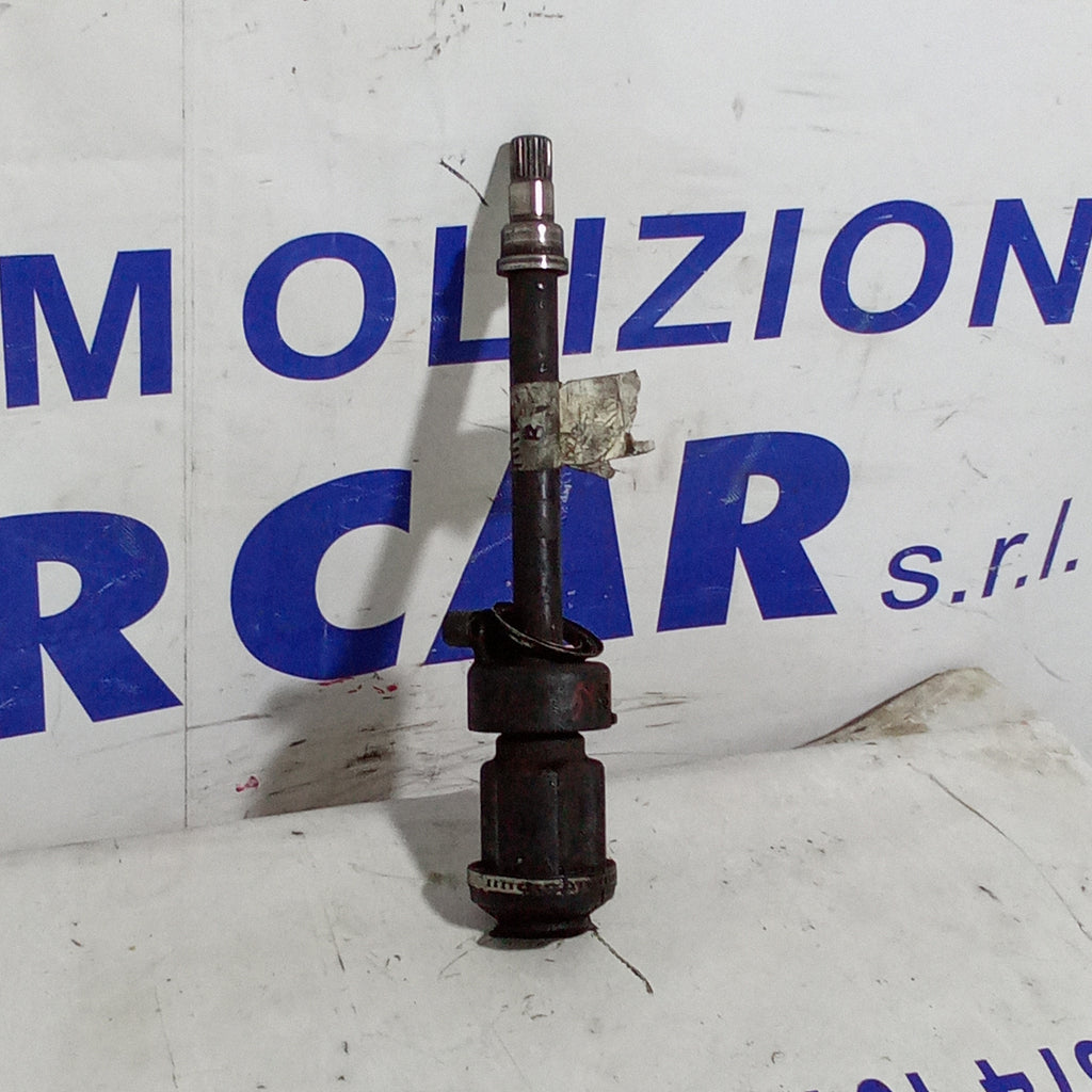 Semieje delantero izquierdo Mitsubishi Colt 1.3 gasolina año 2000