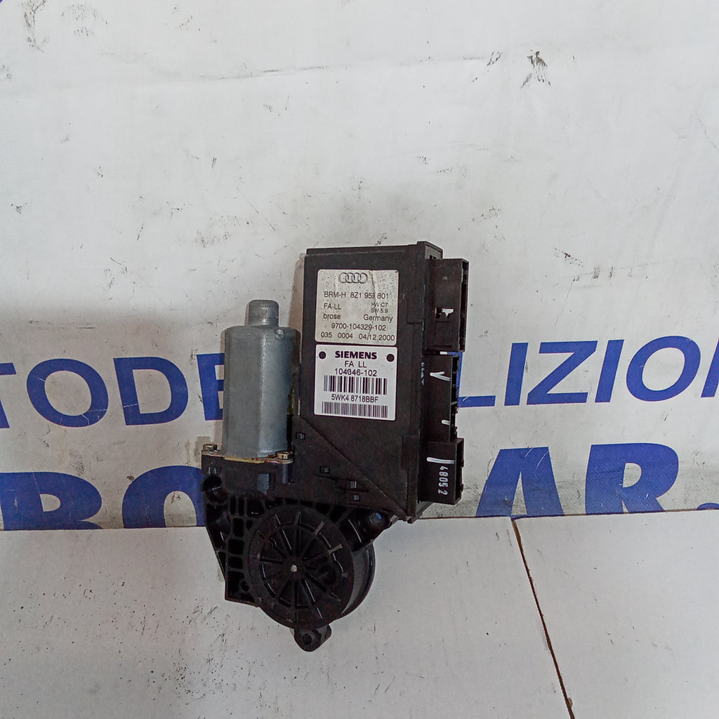 Motor de elevalunas delantero izquierdo Audi A2 año 2004
