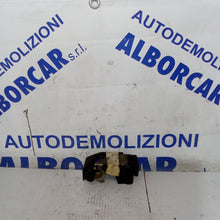 Carica l&#39;immagine nel visualizzatore di Gallery, Serratura posteriore sinistra alfa 156 s.w. anno 2001
