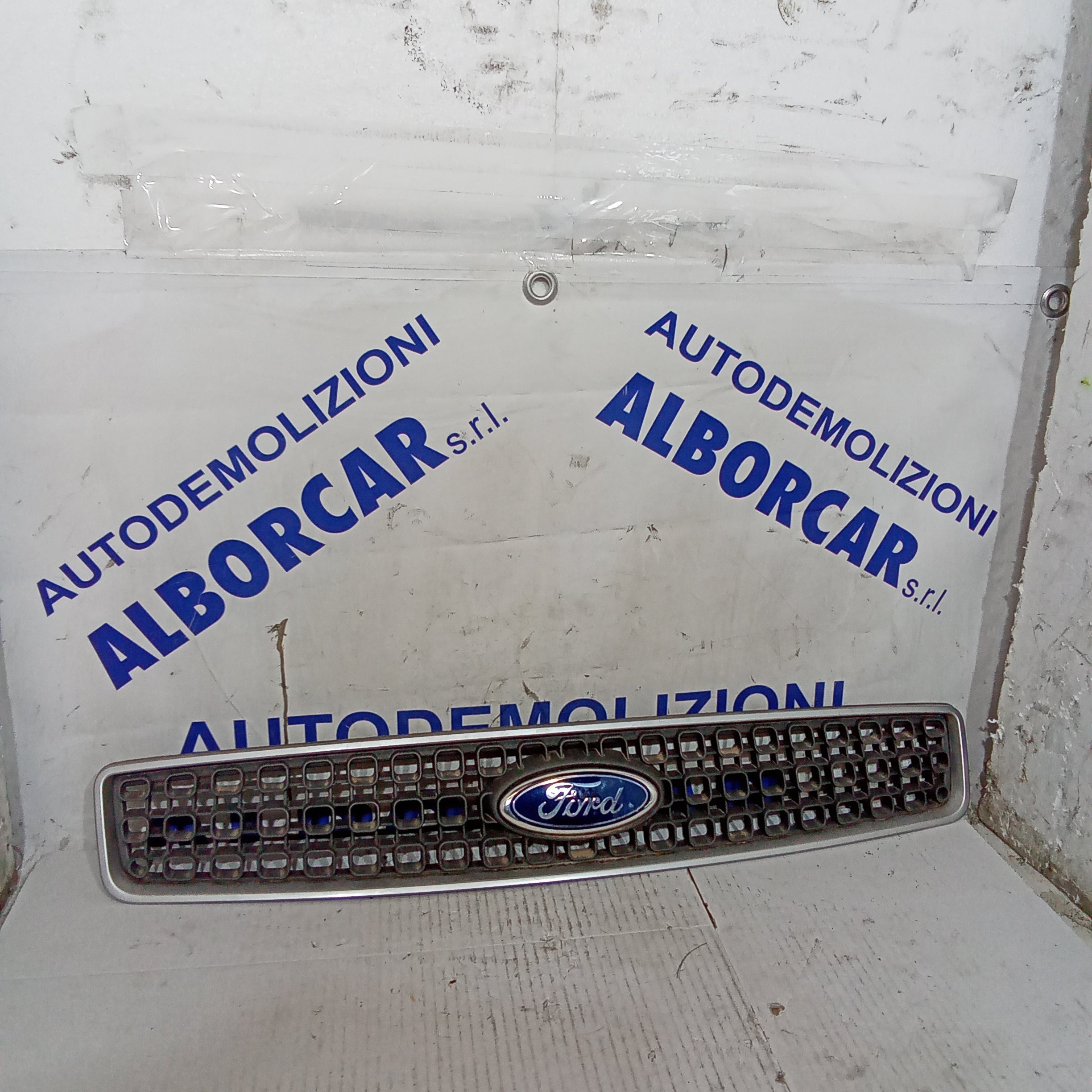 Rejilla delantera Ford Fusion año 2004