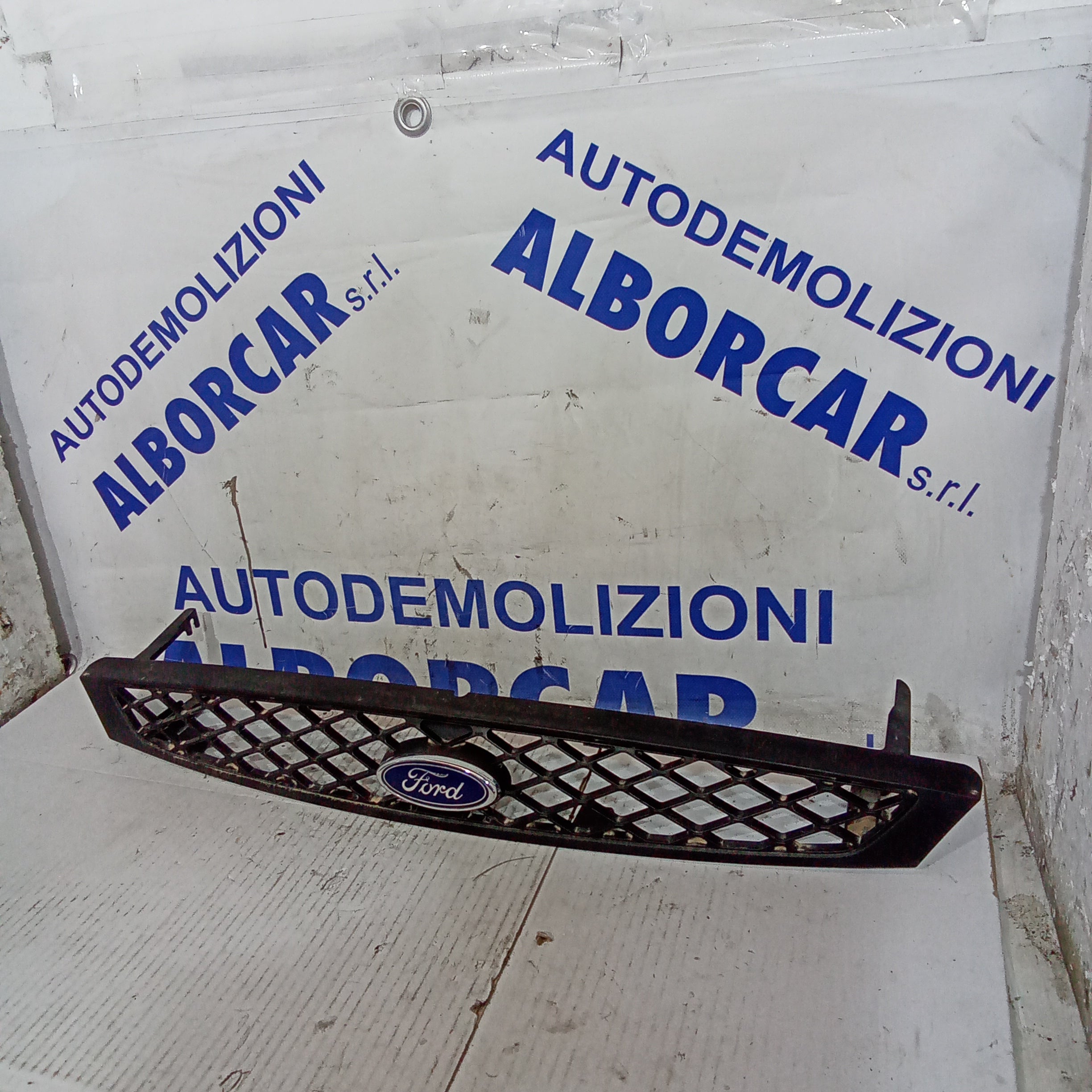 Ford Focus grille year 2001