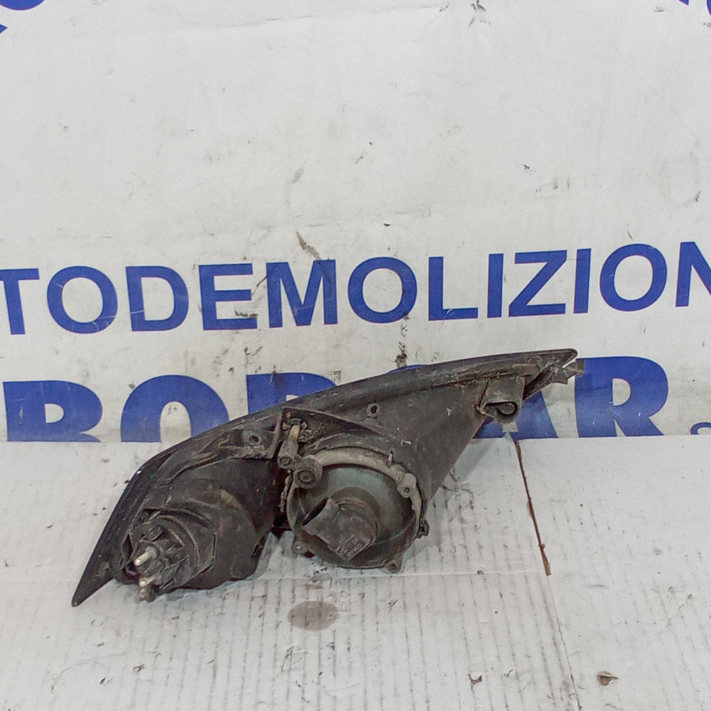 faro antiniebla delantero izquierdo Smart ForFour año 2006