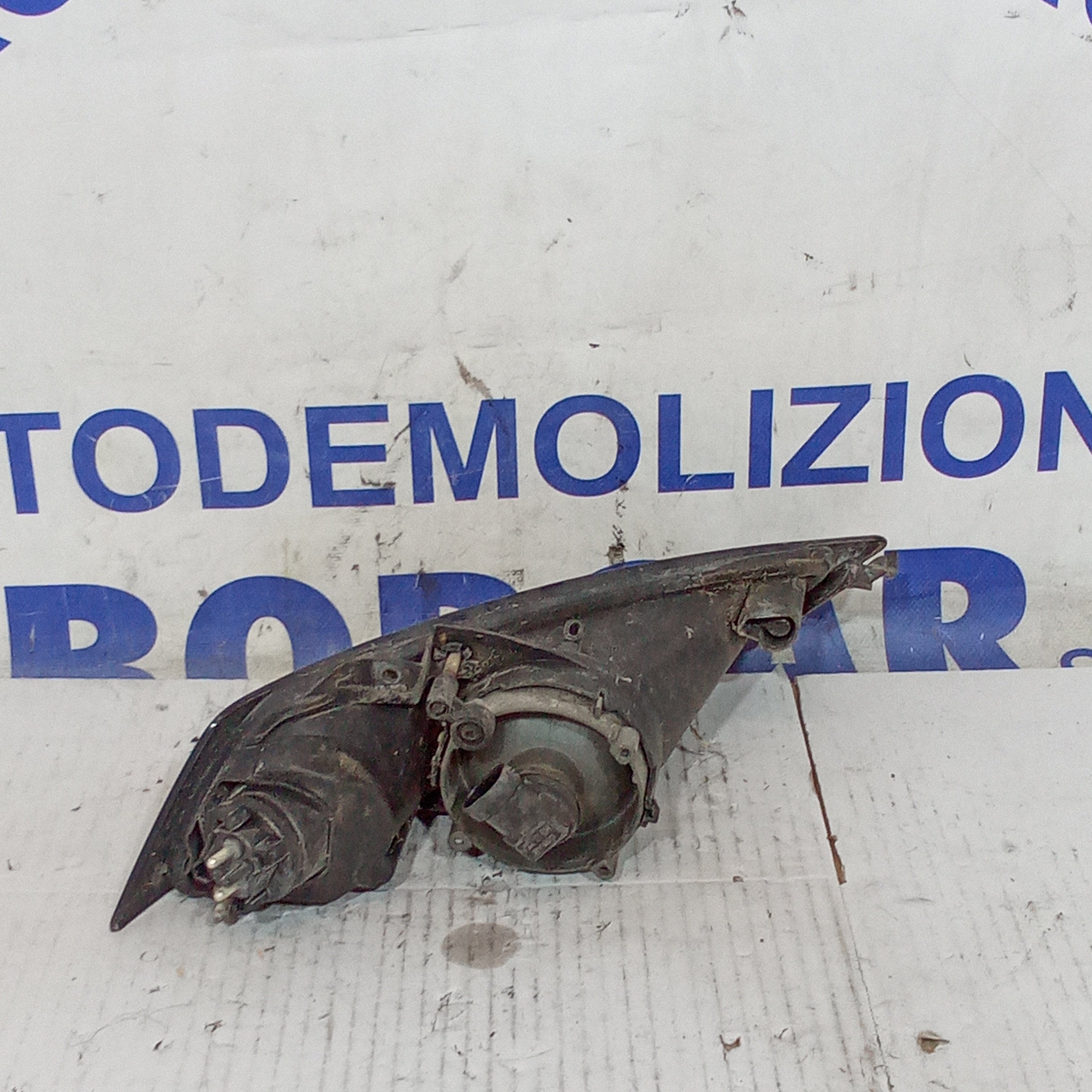 faro antiniebla delantero izquierdo Smart ForFour año 2006