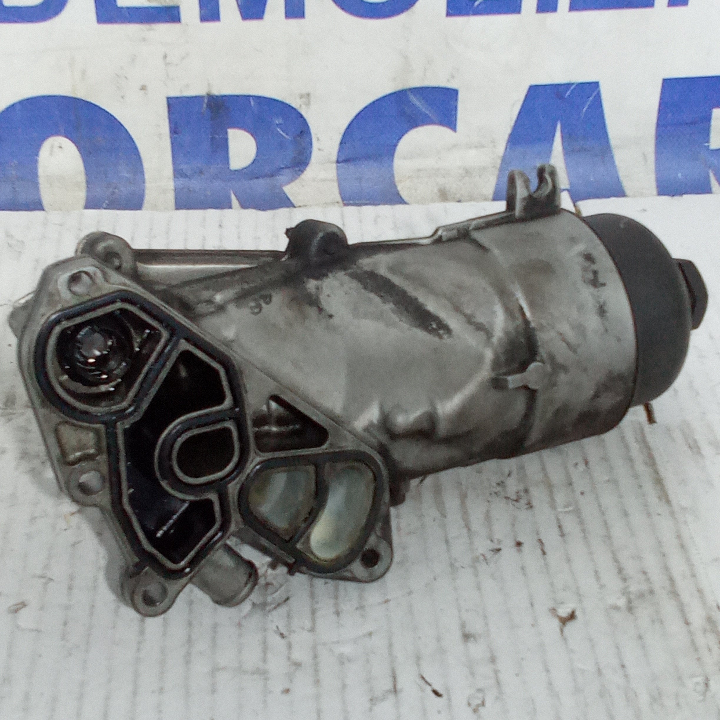 Oil filter housing Peugeot 206 1.6hdi year 2006