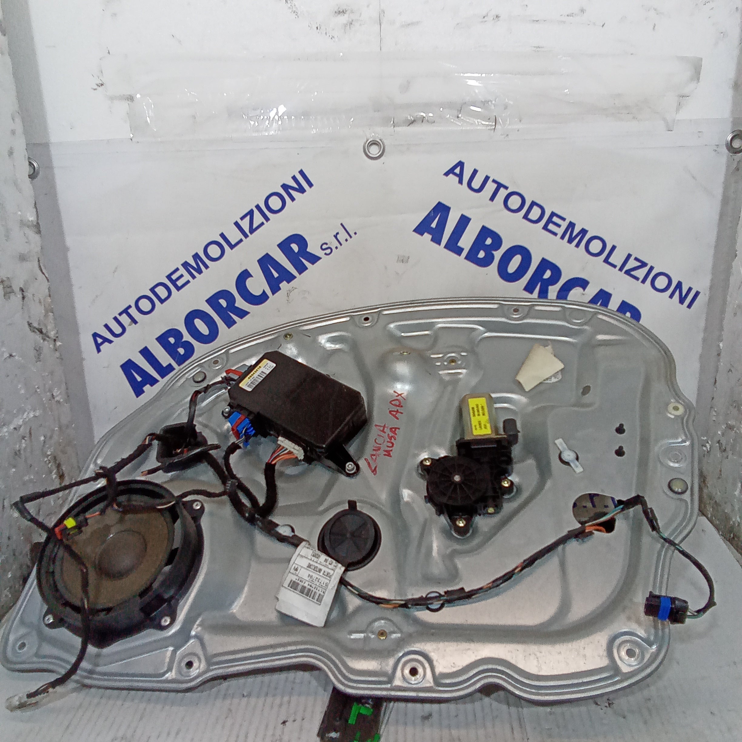 Motorino alzavetri anteriore destro lancia musa anno 2005