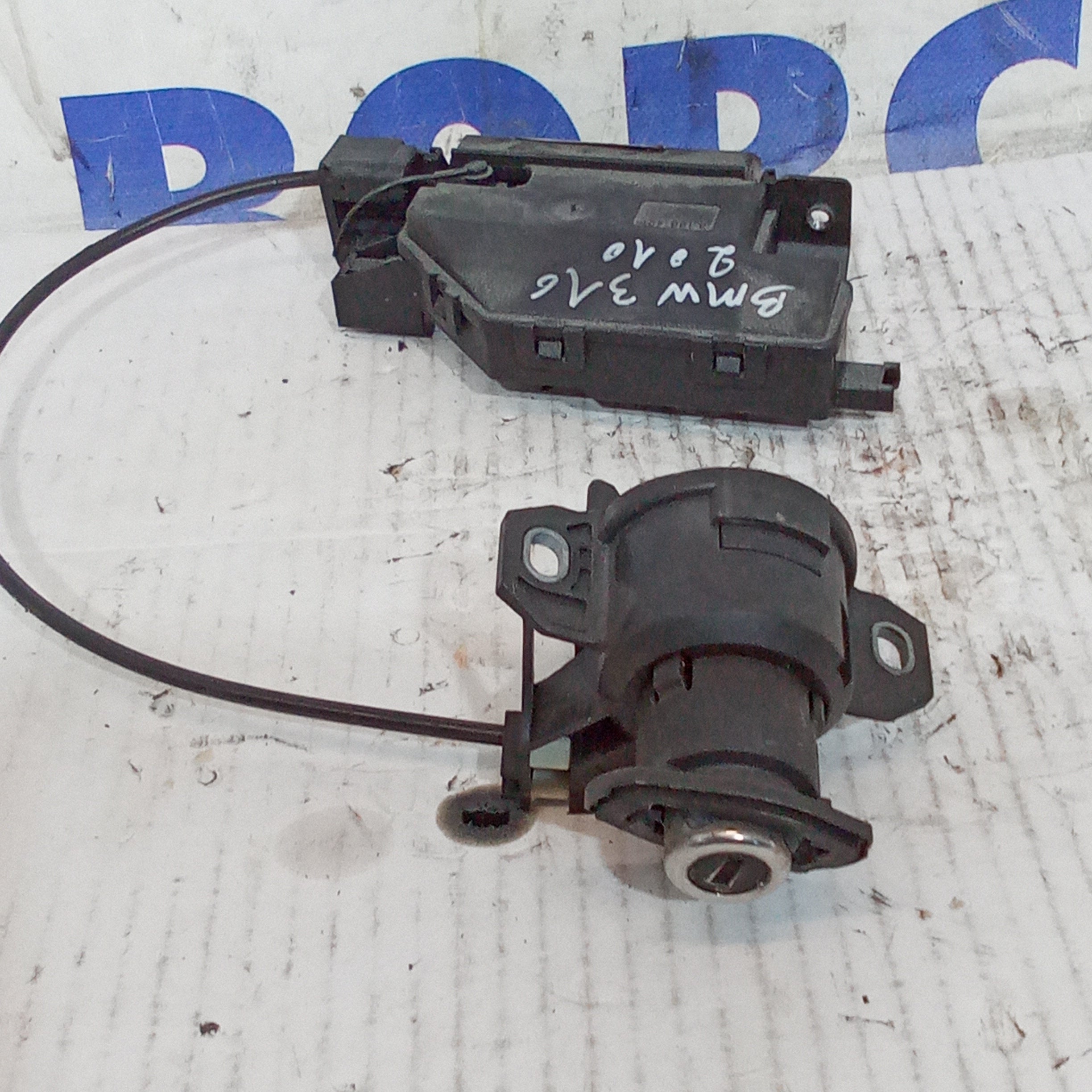 Cerradura de maletero BMW Serie 1/120d año 2010