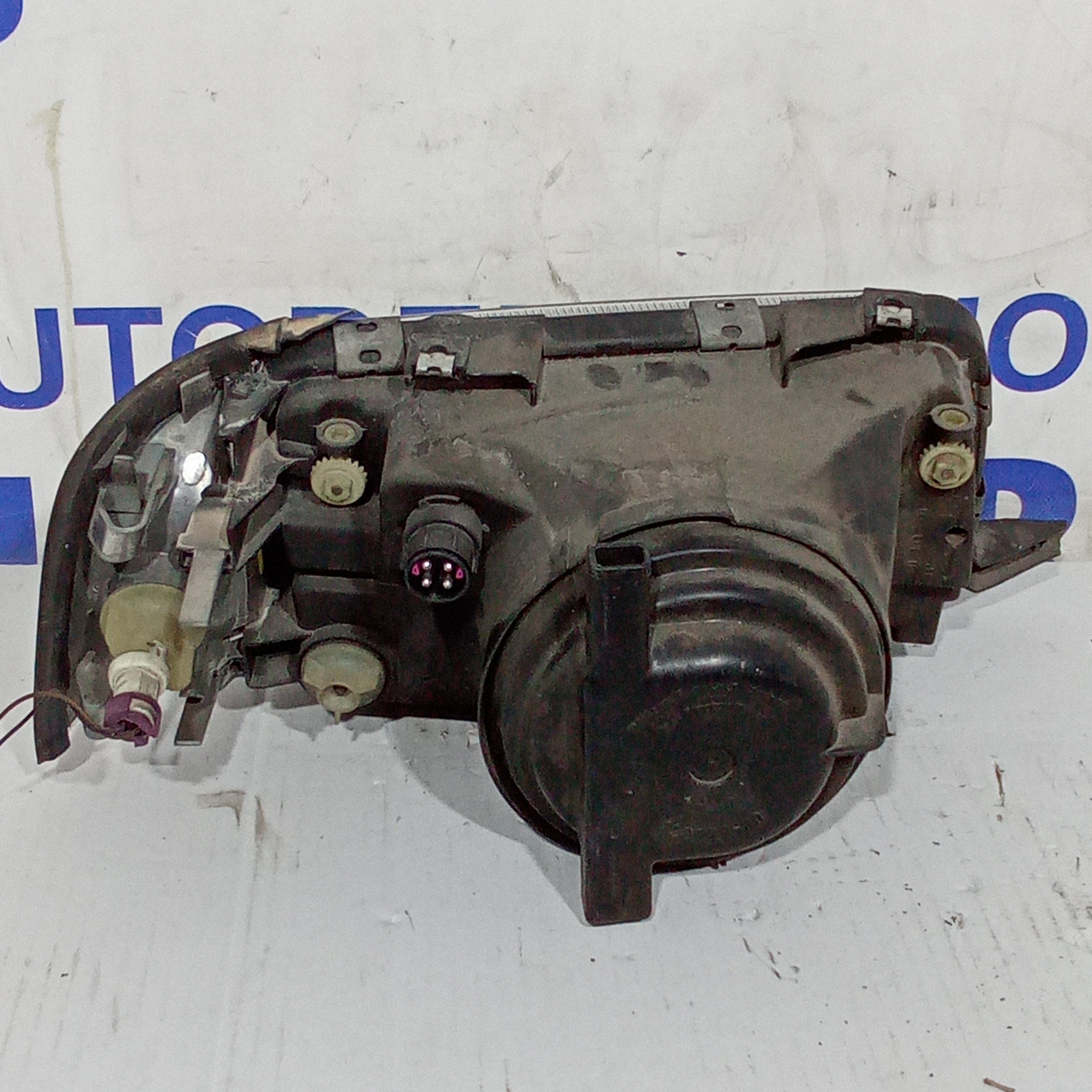 faro delantero izquierdo + intermitente Audi 80 año 1990
