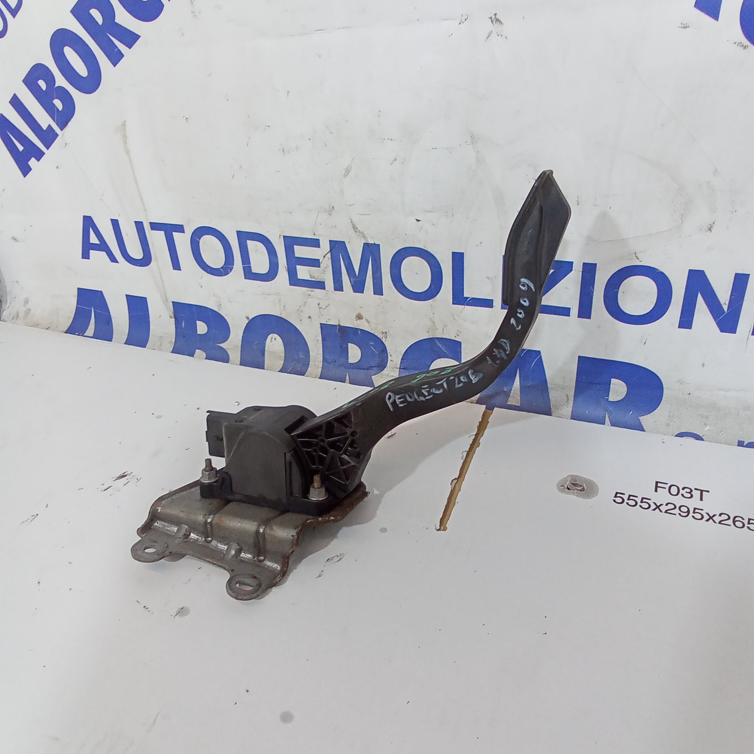 Pedale acceleratore potenziometro peugeot 206 1.4hdi anno 2009 codice 9687160280