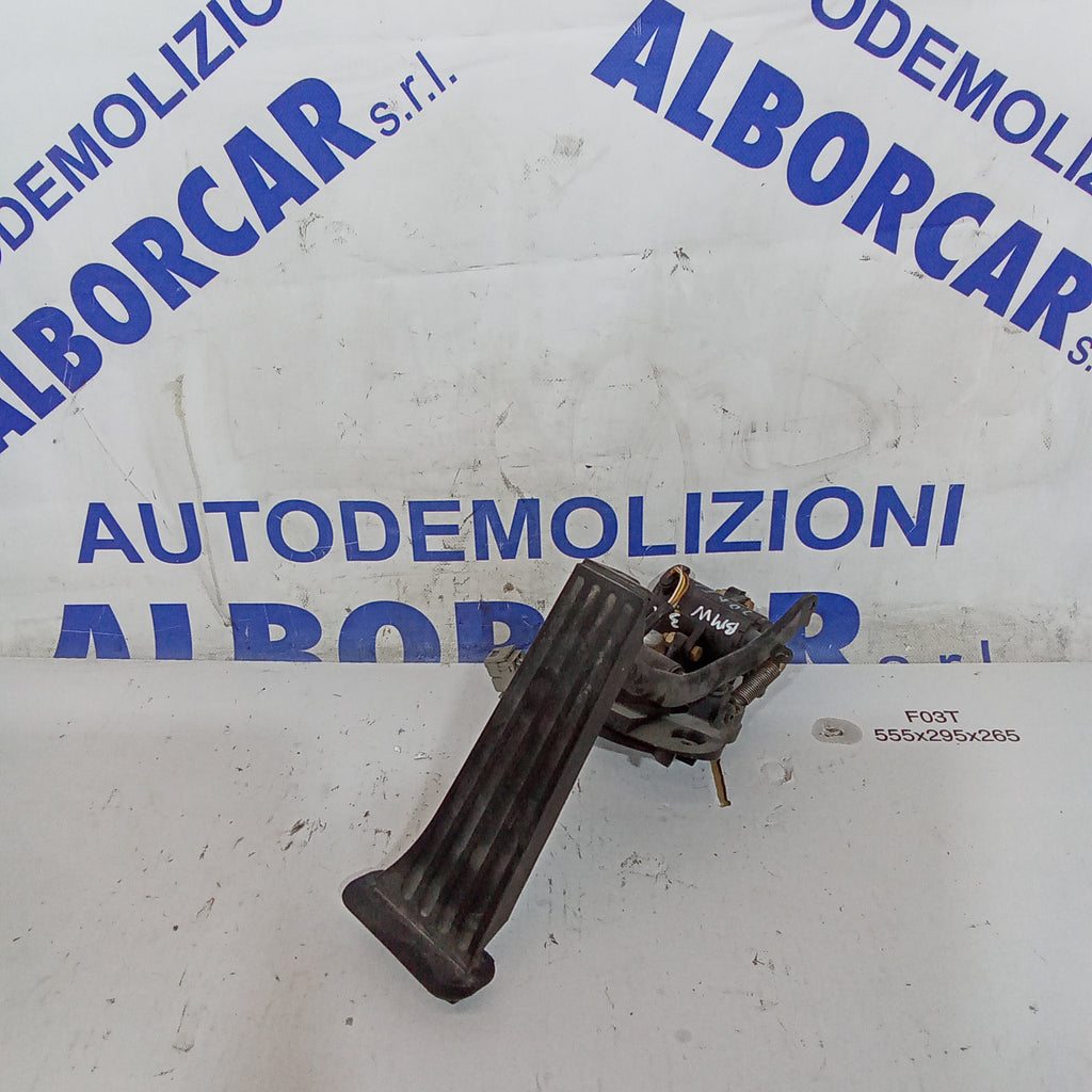 Potenciómetro de pedal de acelerador BMW 320d (E46) año 2001