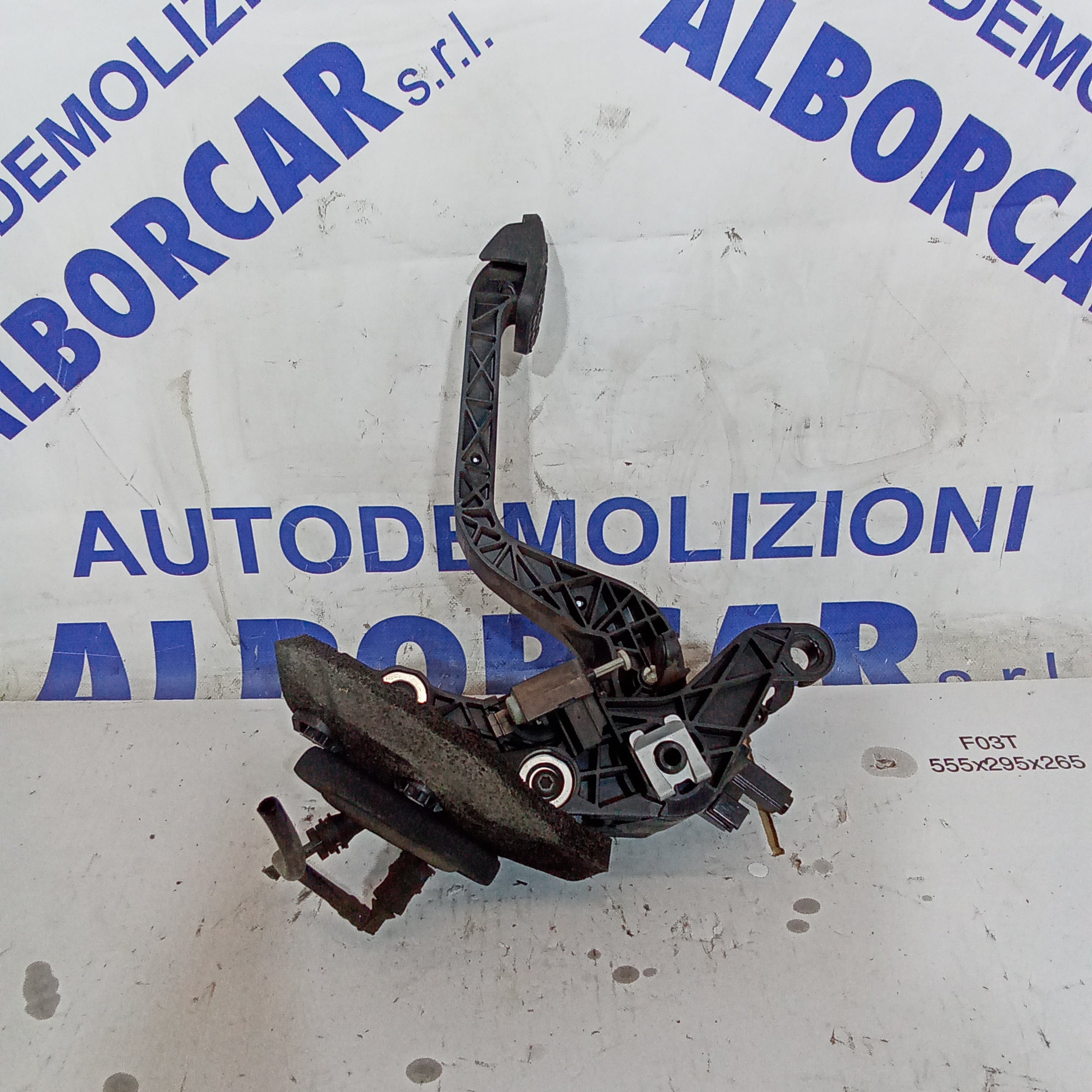 Pedale frizione ford fiesta 6 serie 1.4 benzina anno 2008/2017 codice AY117B633