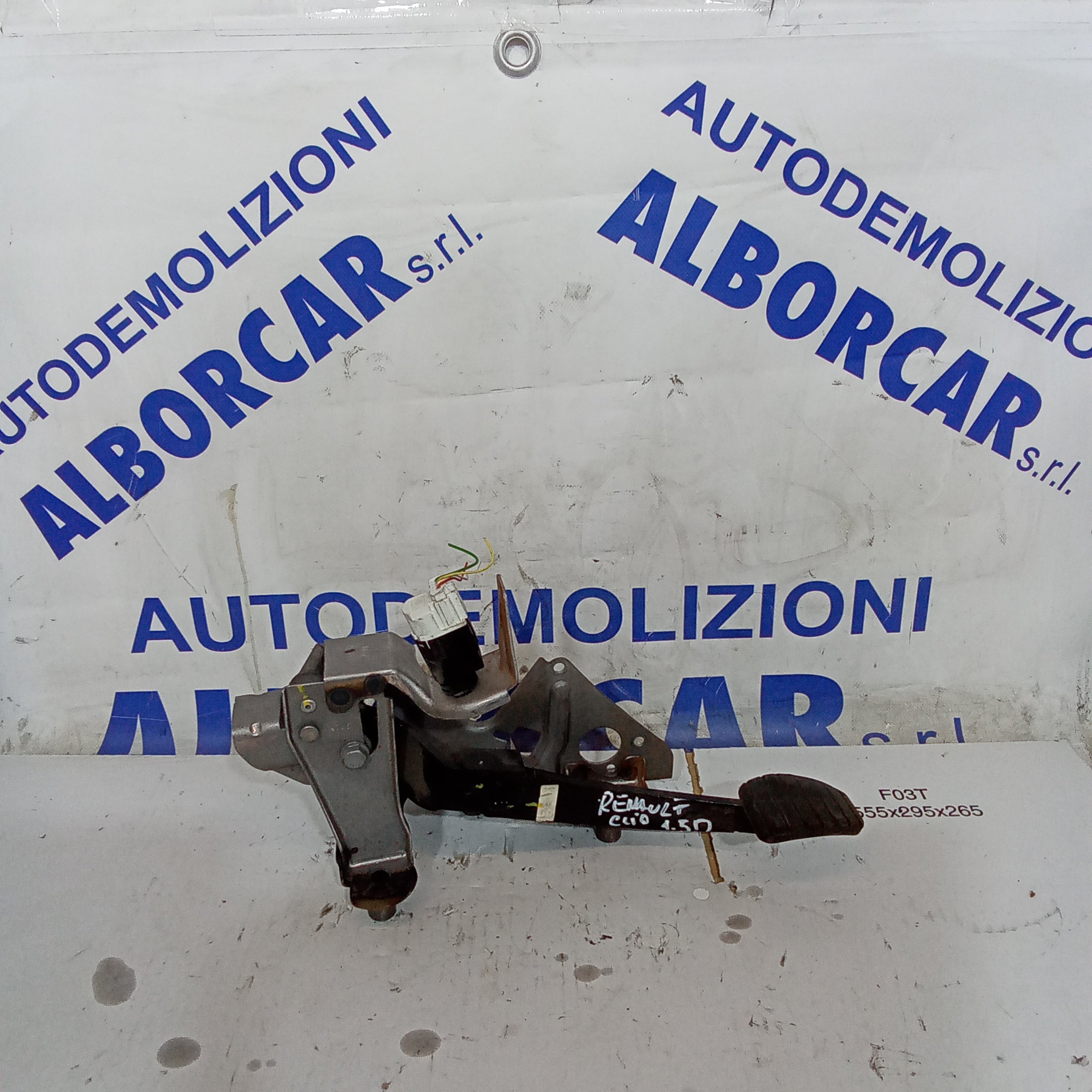 Pedal de freno Renault Clio 1.5dci año 2015