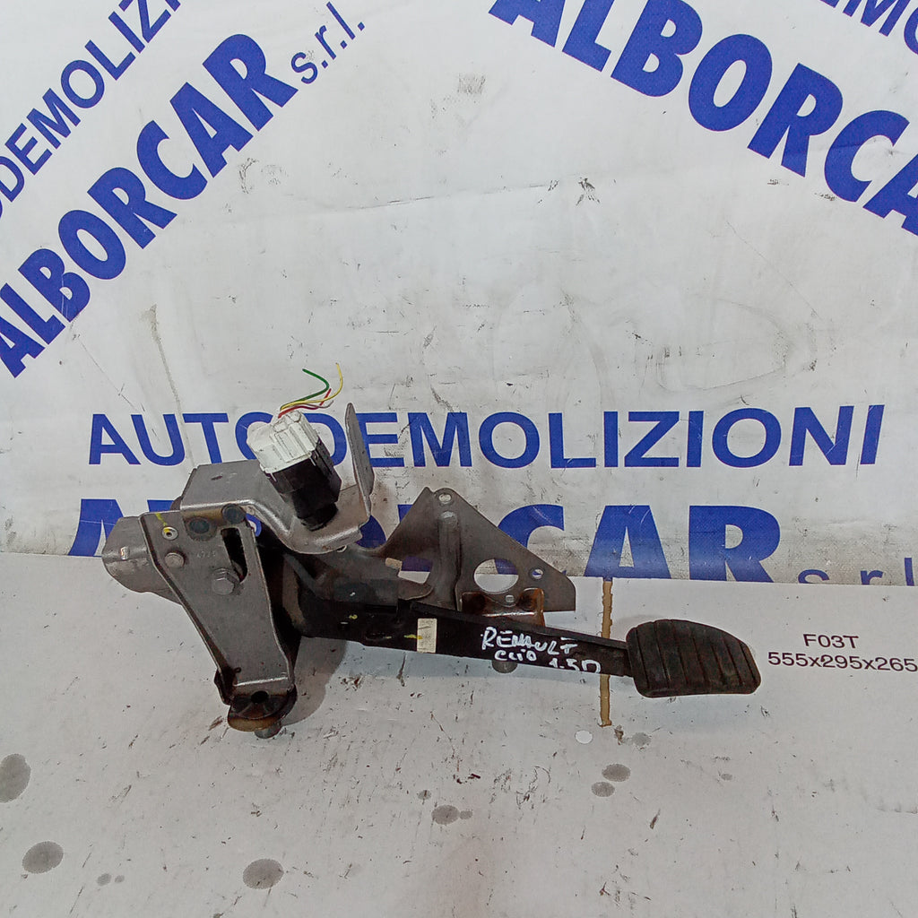 Pedal de freno Renault Clio 1.5dci año 2015