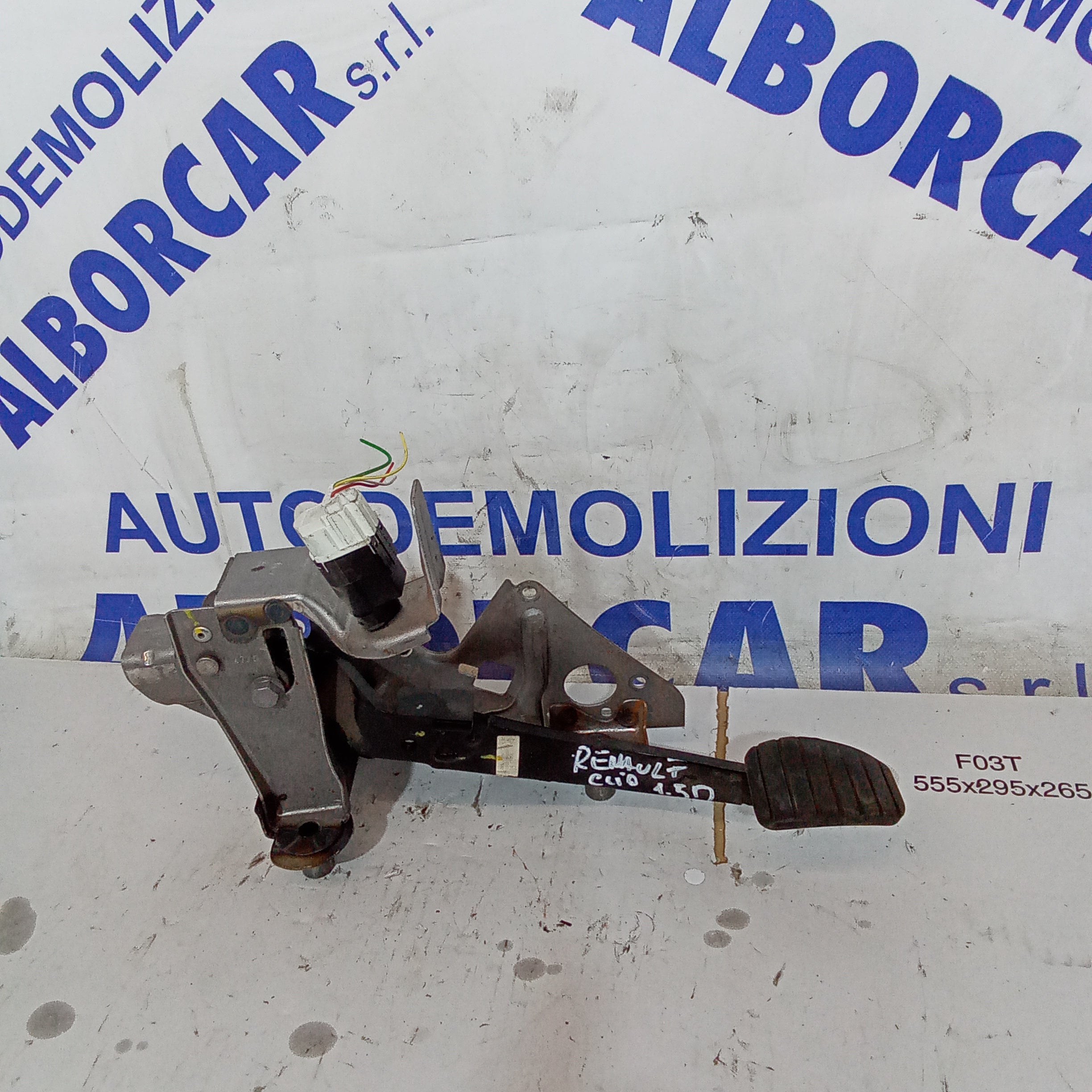 Pedal de freno Renault Clio 1.5dci año 2015
