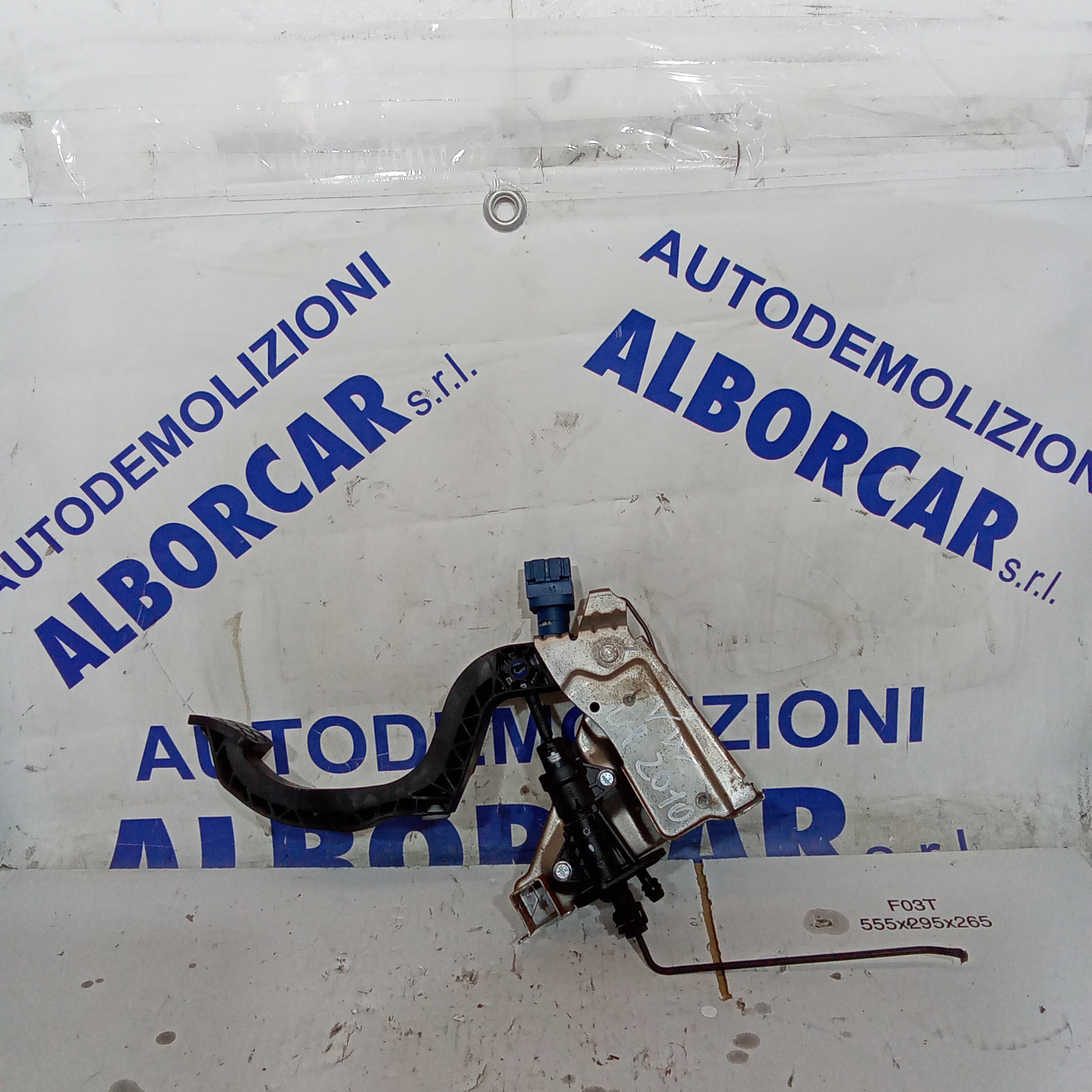 Pedale freno volkswagen up 1.0 benzina anno 2010 codice 000378980