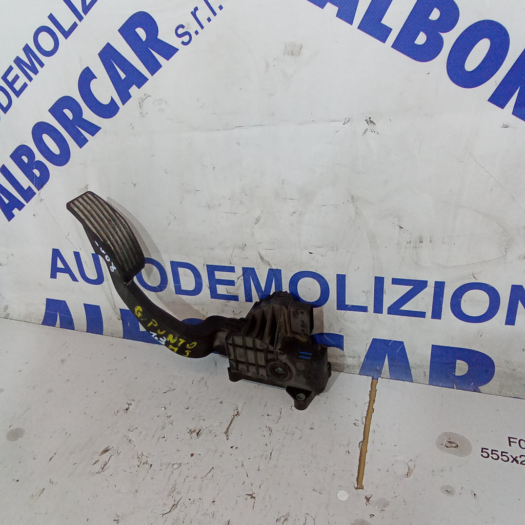 Pedale acceleratore potenziometro fiat grande punto 1.3 mjt anno 2008 codice 55702020