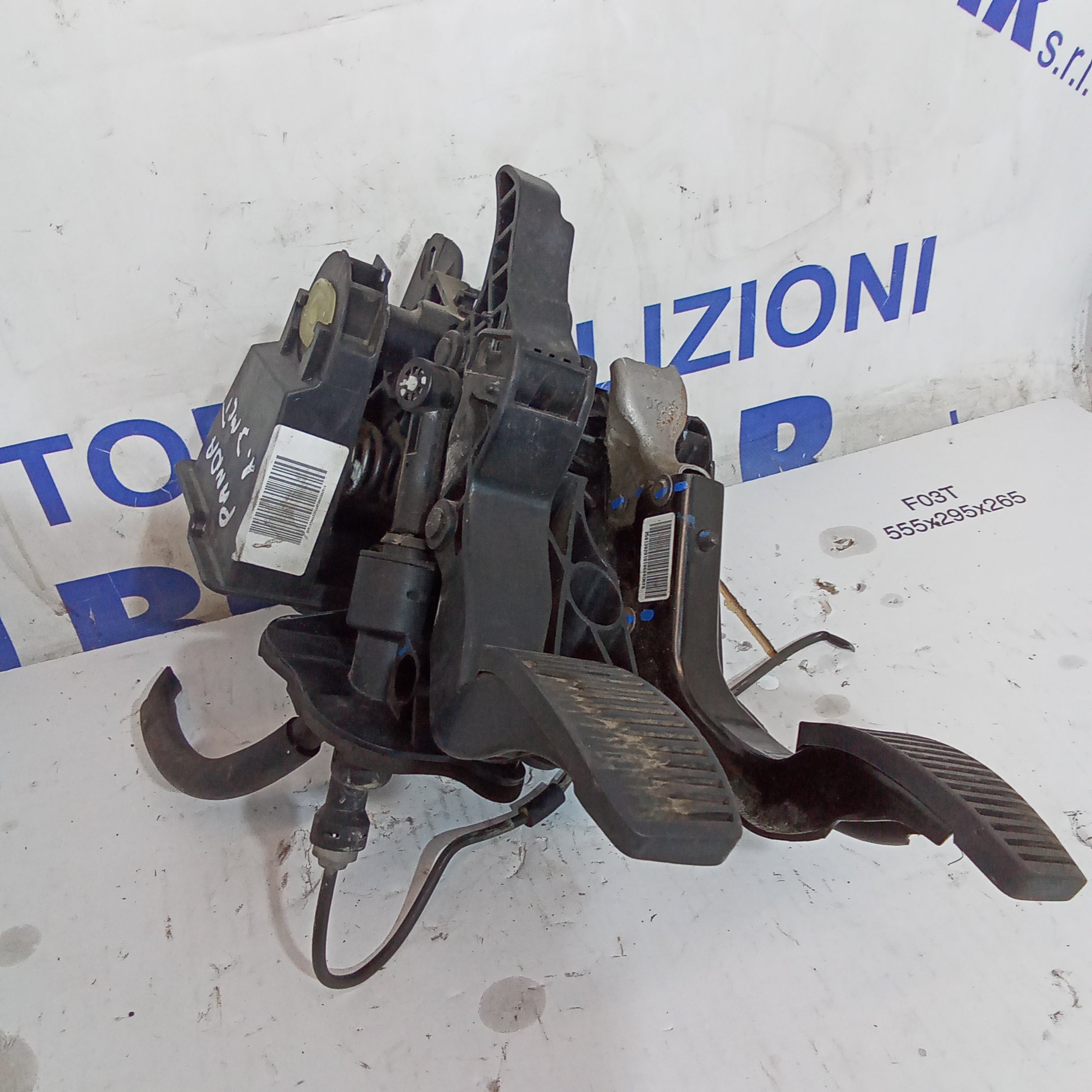 Pedaliera fiat panda (369) 1.3 mjt anno 2012 codice 00518396630