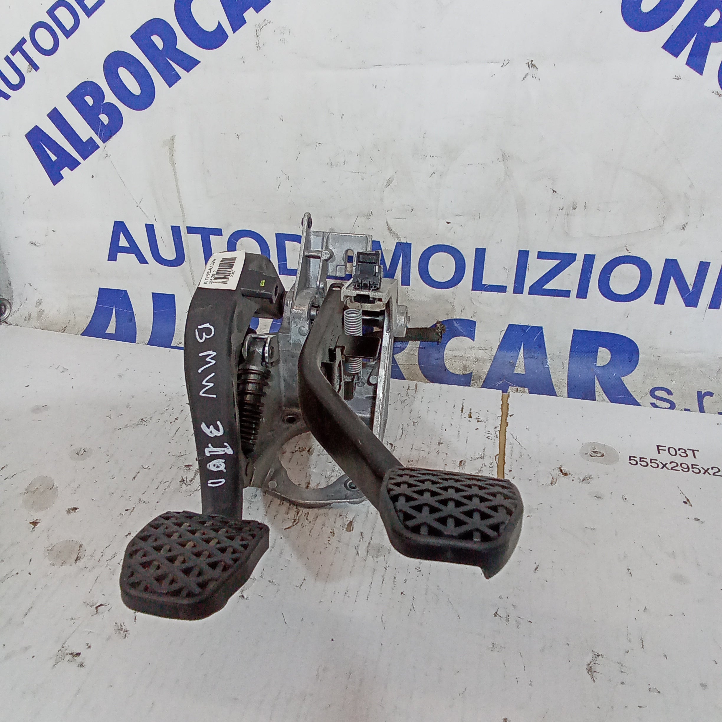 BMW 320d pedal set, year 2010