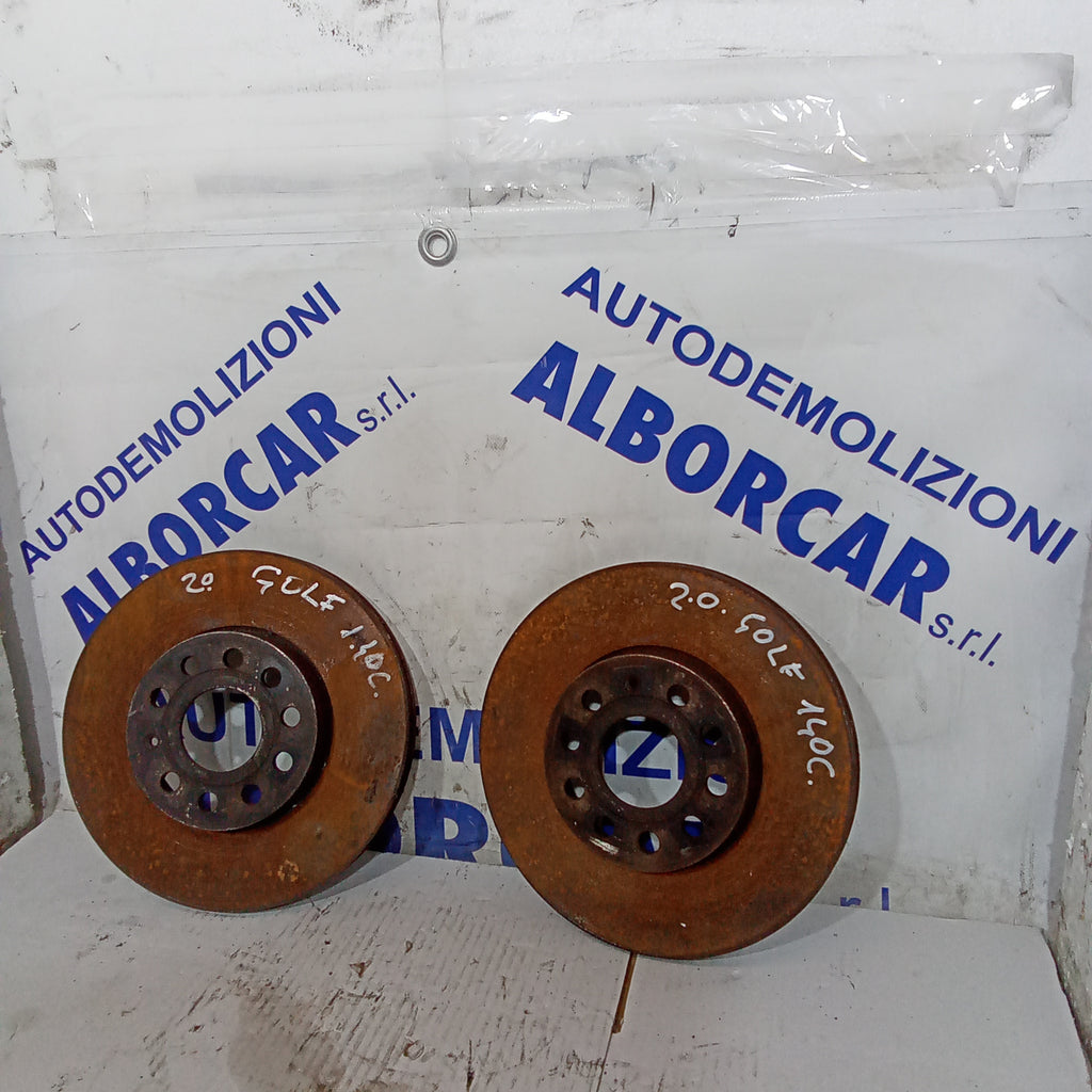 Discos de freno delanteros autoventilados Volkswagen Golf 5 140cv, se venden también individualmente.