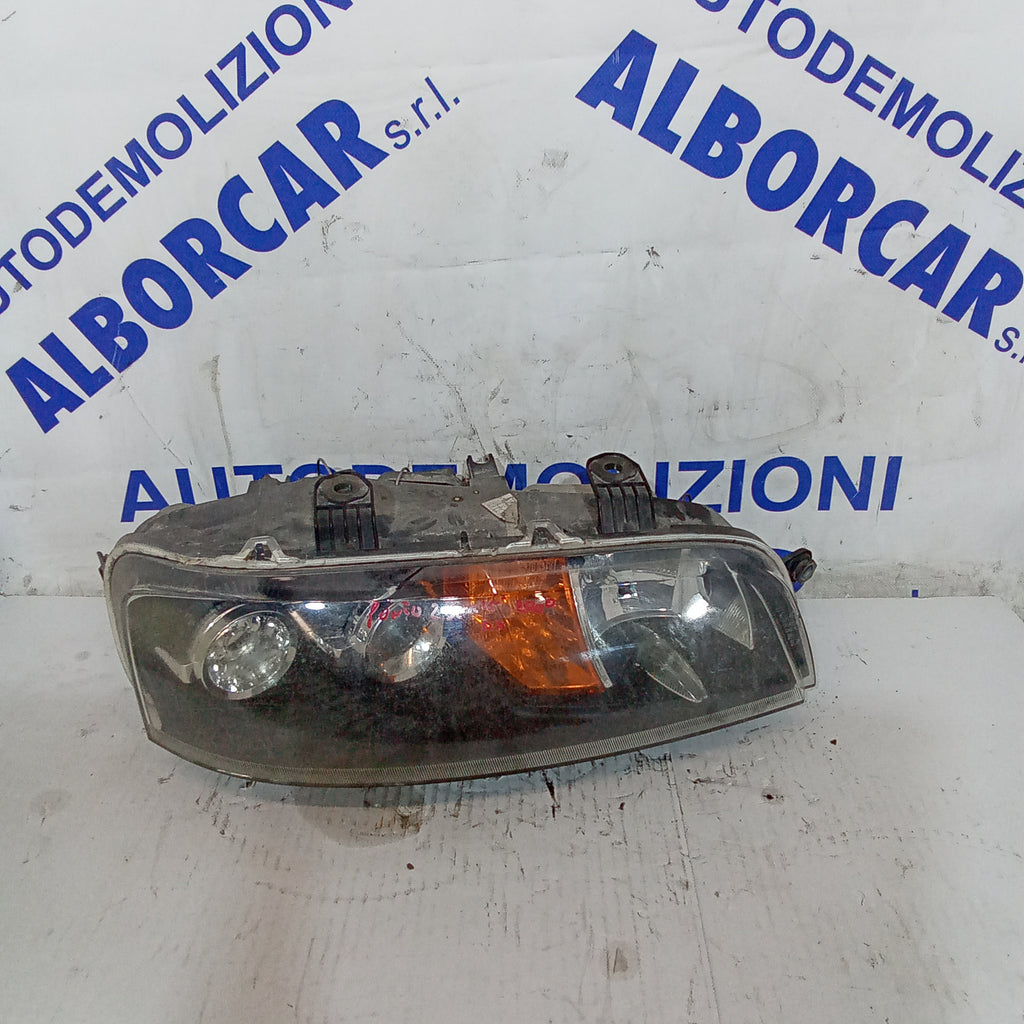 Faro delantero derecho Fiat Punto 2ª serie año 2000
