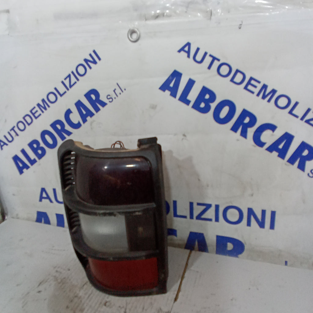 Piloto trasero izquierdo Mitsubishi Pajero año 2003