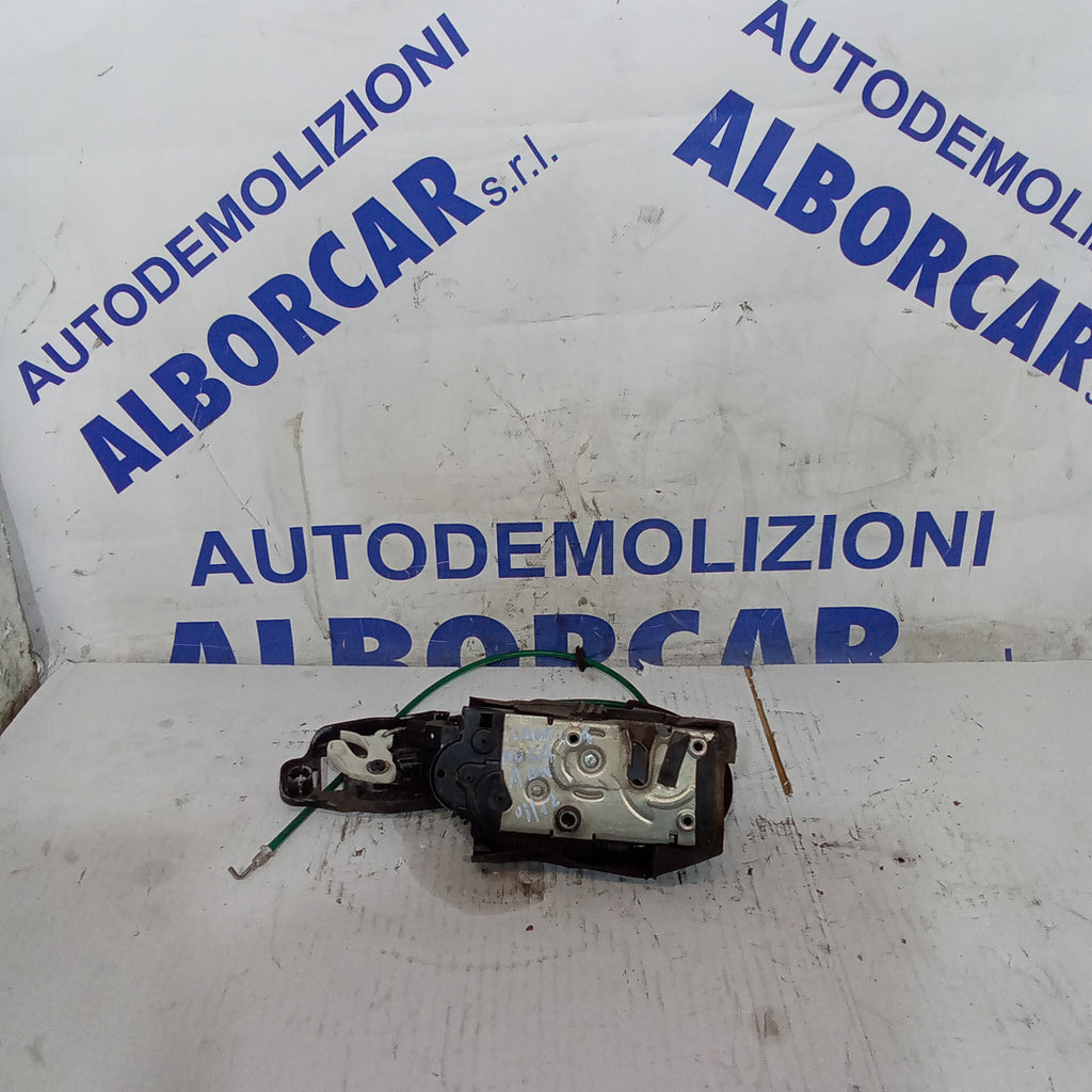 Cerradura delantera derecha Lancia Musa año 2003/2012