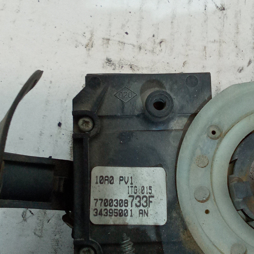 Devioluci renault kangoo 1.9dci anno 2004 codice 7700300733F
