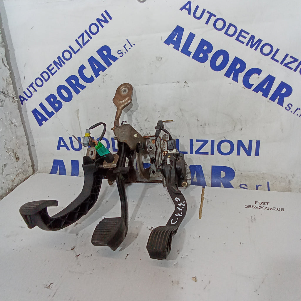 Pedalera completa Citroën C4 1.4 gasolina año 2005