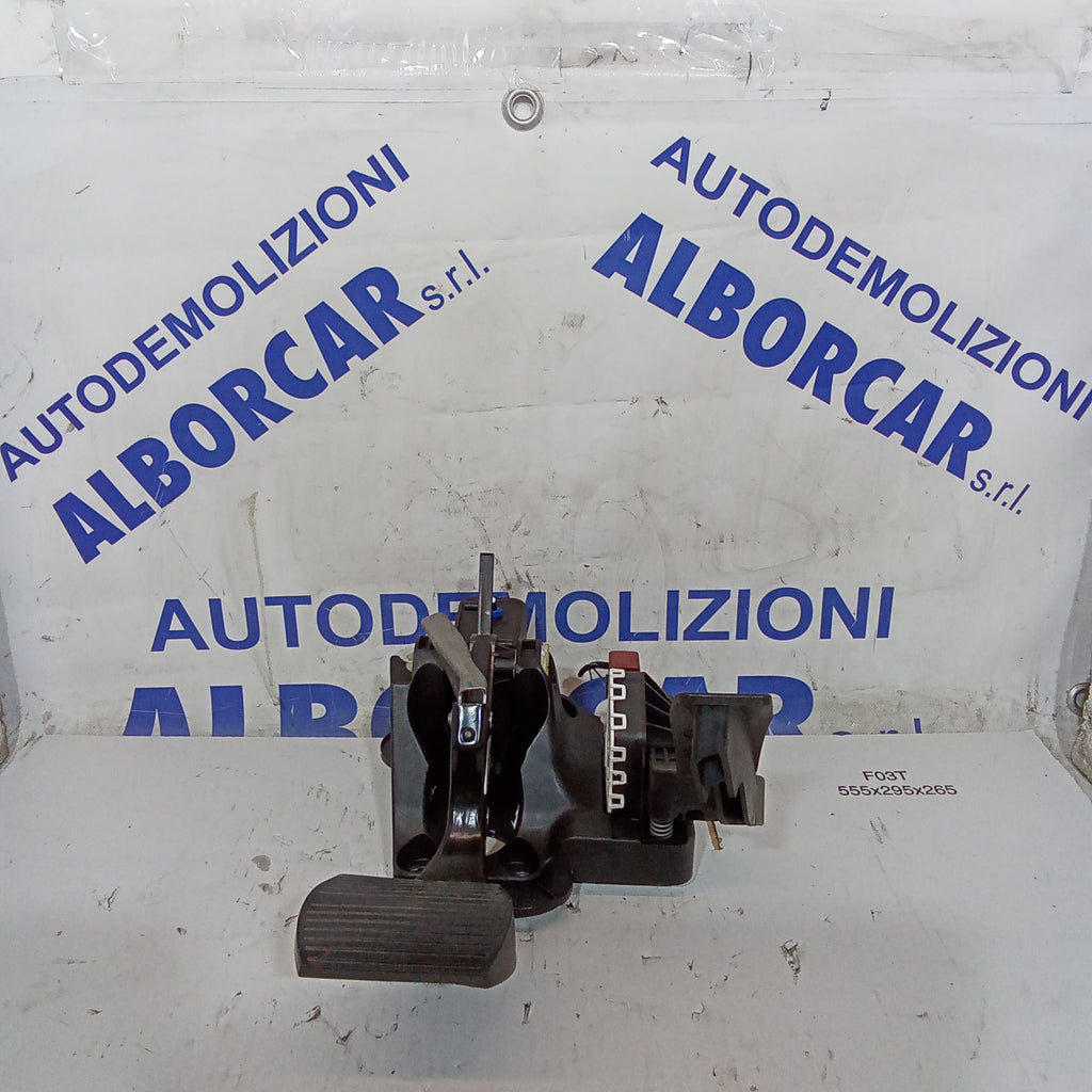 Pedalera automática completa Fiat 500L 1.3 mjt año 2018