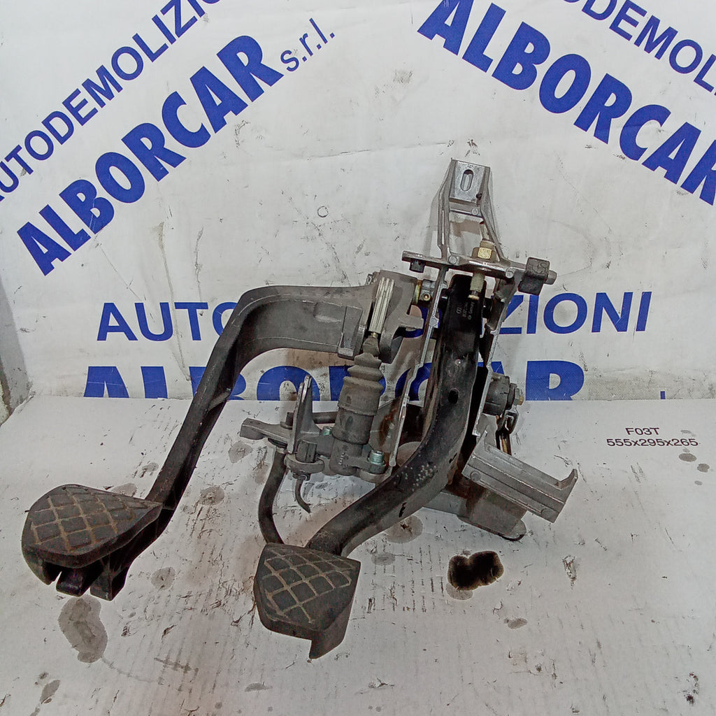 Pedaliera volkswagen passat 1.9tdi anno 1996/1999 codice 8D1721140
