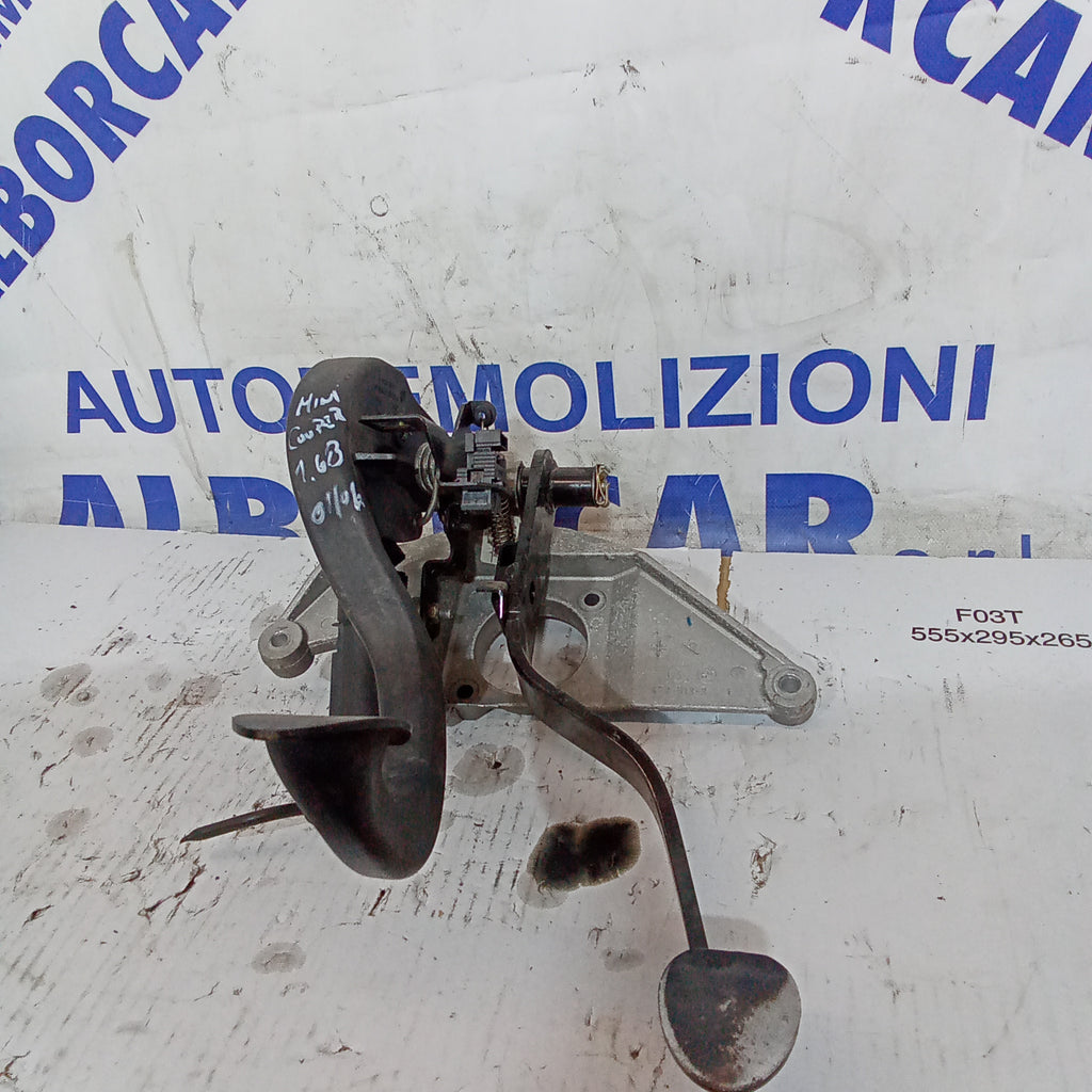 Pedaliera mini cooper 1.6benzina anno 2001/2006 codice 1511659