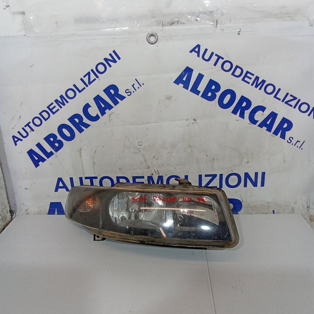 fanale faro anteriore destro  seat toledo anno 1999 (gancio posteriore rotto)