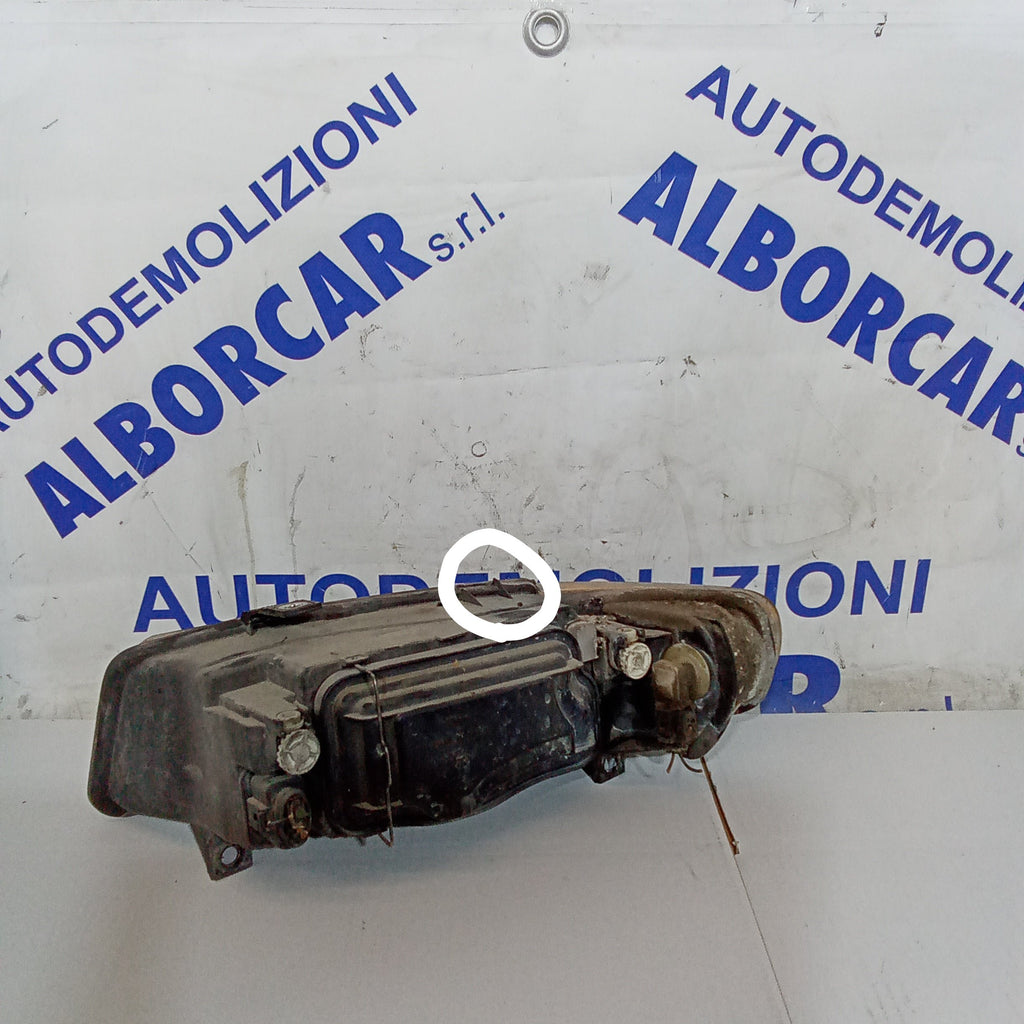 fanale faro anteriore destro  seat toledo anno 1999 (gancio posteriore rotto)